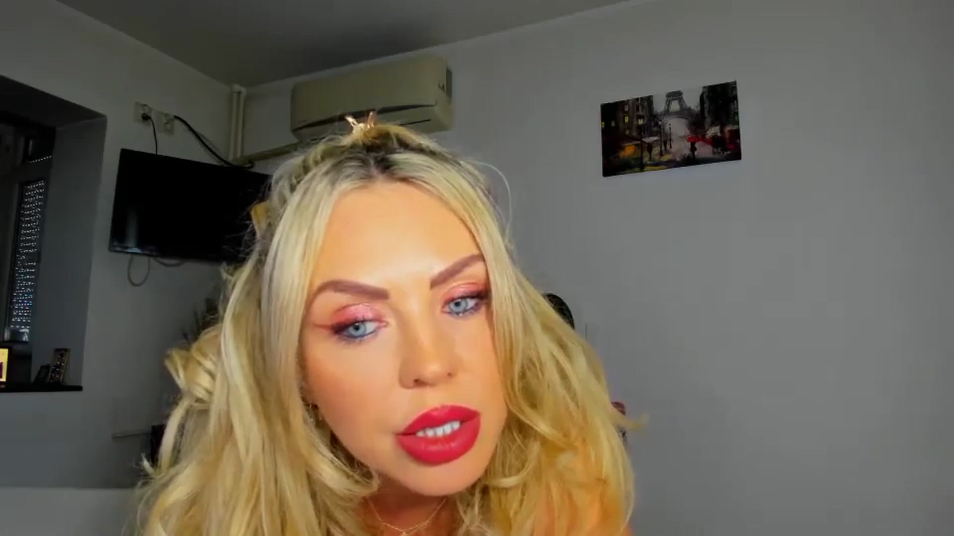 Gallery image thumbnail from MISS_JOY99's myfreecams stream on, 11/03/2025, 10:54 image 6 of 20