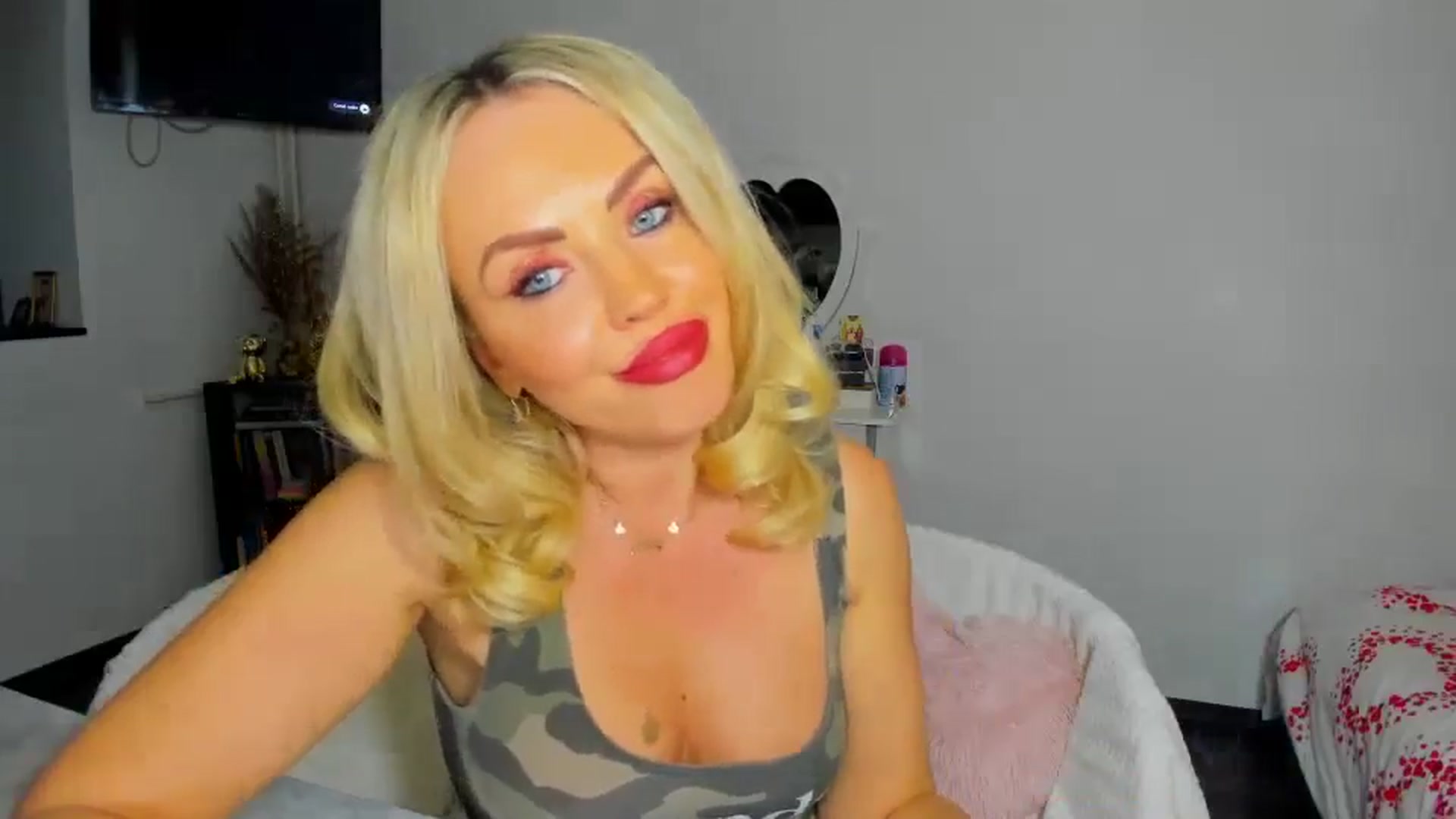 Gallery image thumbnail from MISS_JOY99's myfreecams stream on, 11/04/2025, 11:38 image 5 of 20
