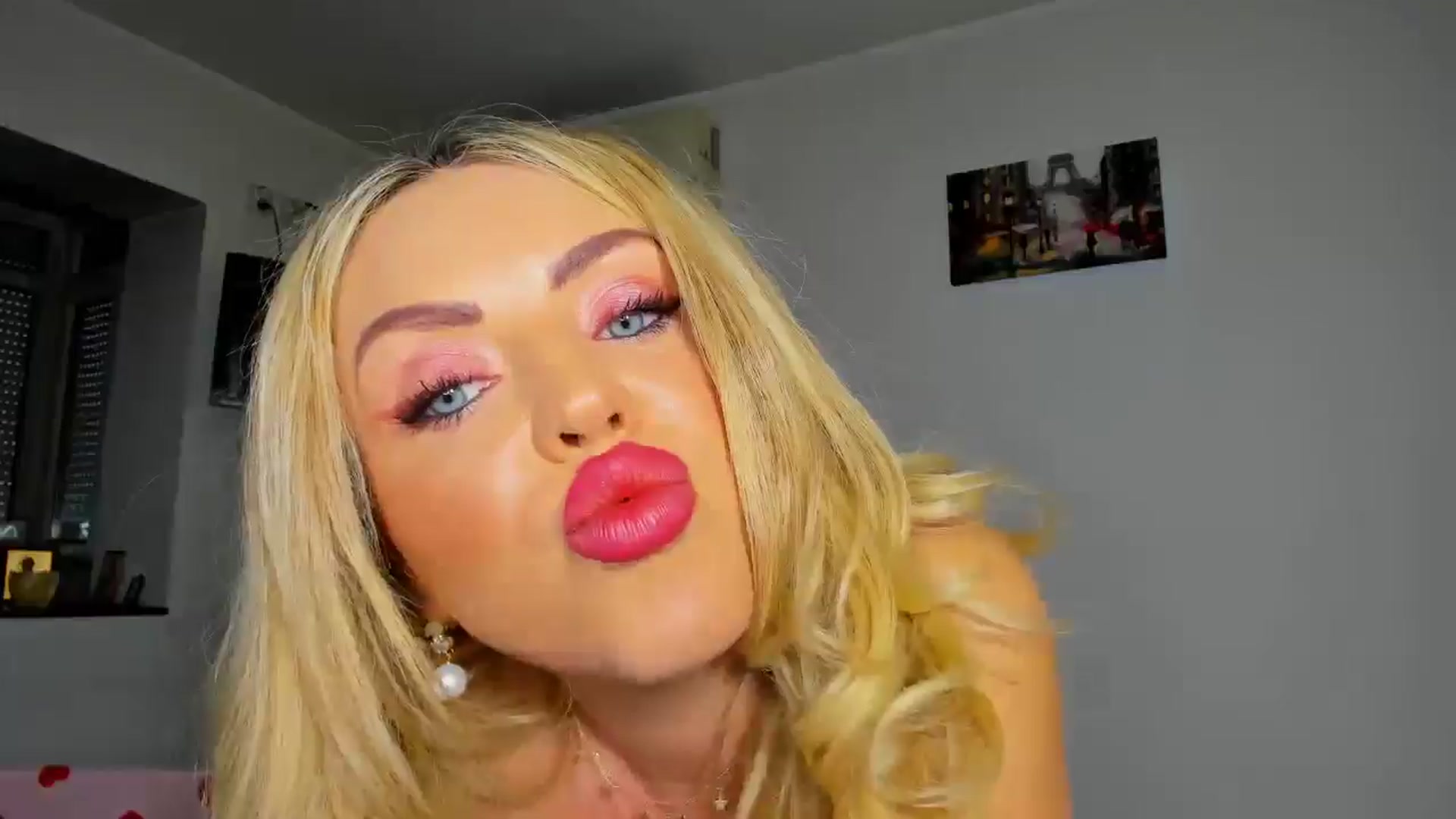 Gallery image thumbnail from MISS_JOY99's myfreecams stream on, 11/12/2025, 11:43 image 20 of 20