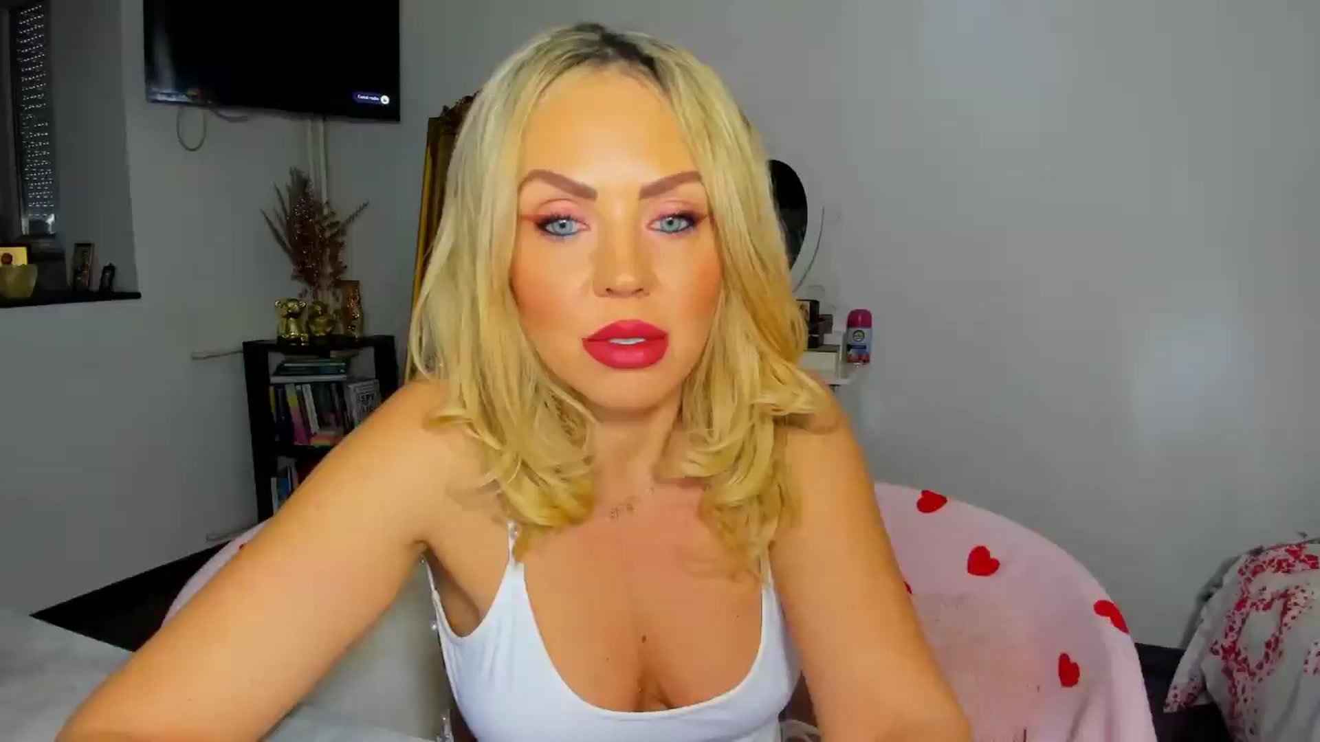 Gallery image thumbnail from MISS_JOY99's myfreecams stream on, 11/15/2025, 11:18 image 1 of 20