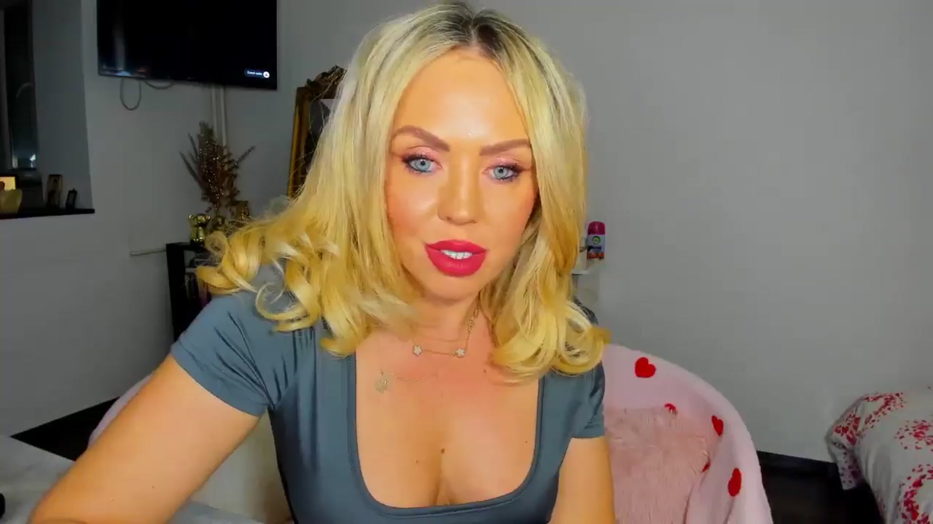 Gallery image thumbnail from MISS_JOY99's myfreecams stream on, 11/22/2025, 17:49 image 5 of 20