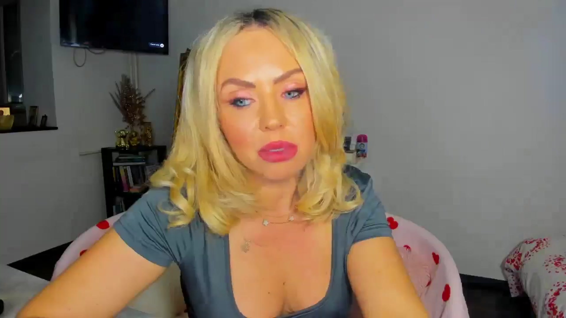 Gallery image thumbnail from MISS_JOY99's myfreecams stream on, 11/22/2025, 17:49 image 6 of 20