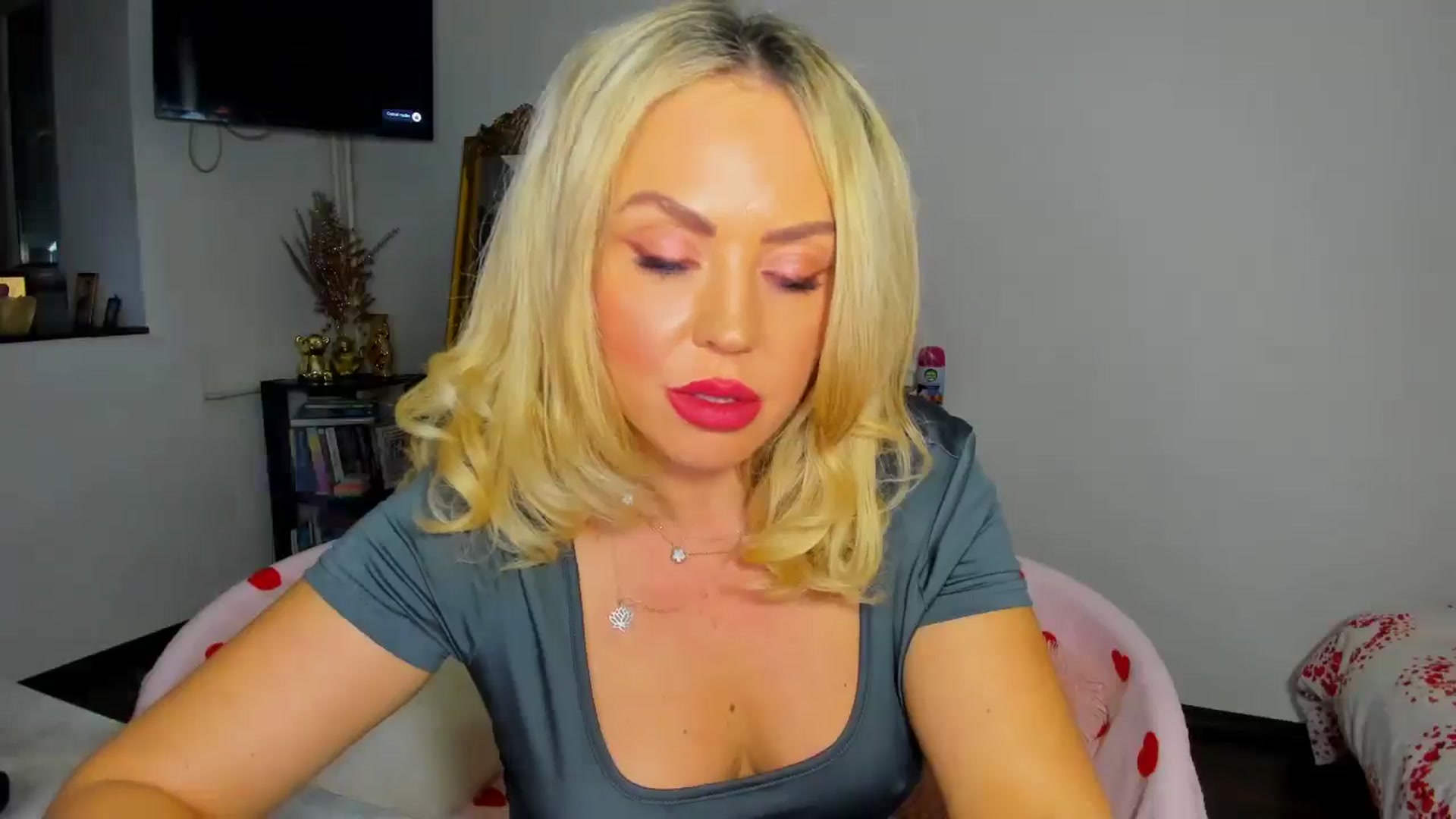 Gallery image thumbnail from MISS_JOY99's myfreecams stream on, 11/22/2025, 17:49 image 7 of 20