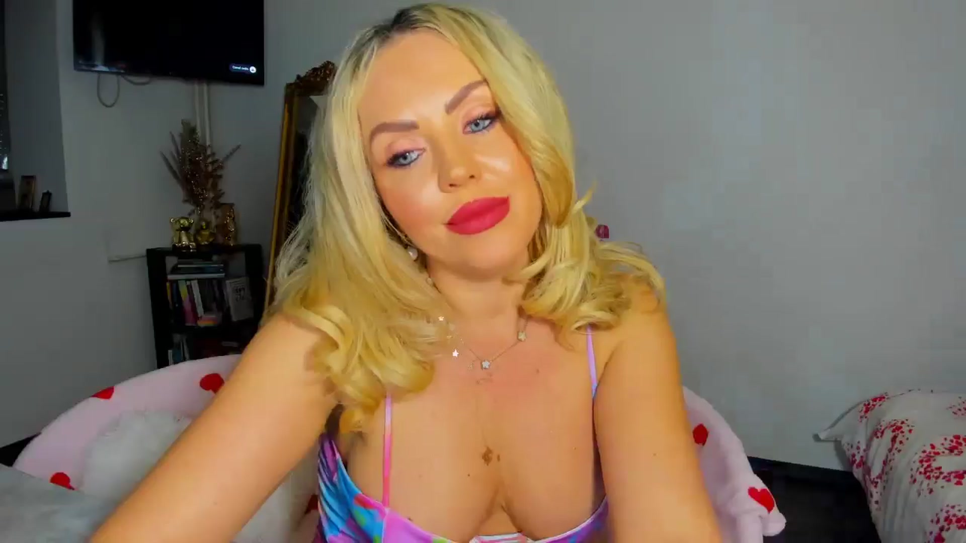 Gallery image thumbnail from MISS_JOY99's myfreecams stream on, 11/23/2025, 14:32 image 18 of 20