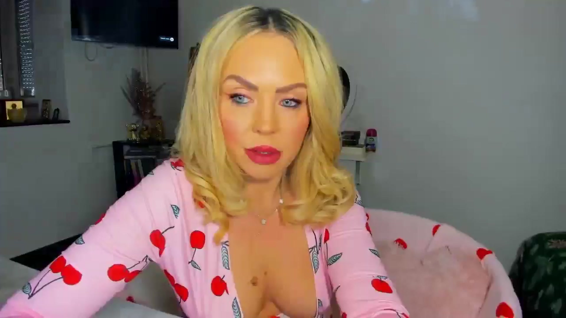 Gallery image thumbnail from MISS_JOY99's myfreecams stream on, 11/24/2025, 11:58 image 13 of 20