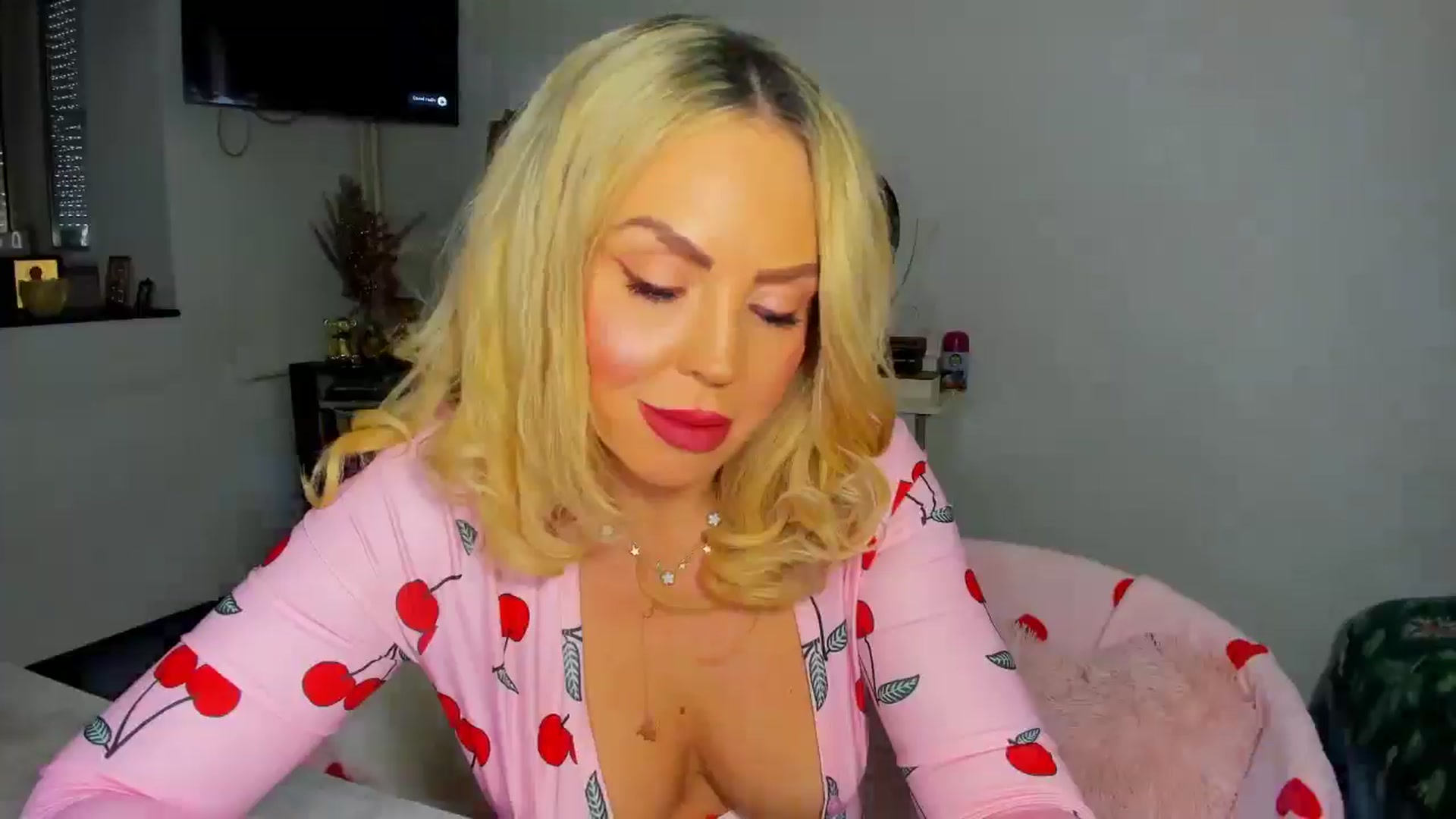 Gallery image thumbnail from MISS_JOY99's myfreecams stream on, 11/24/2025, 11:58 image 12 of 20