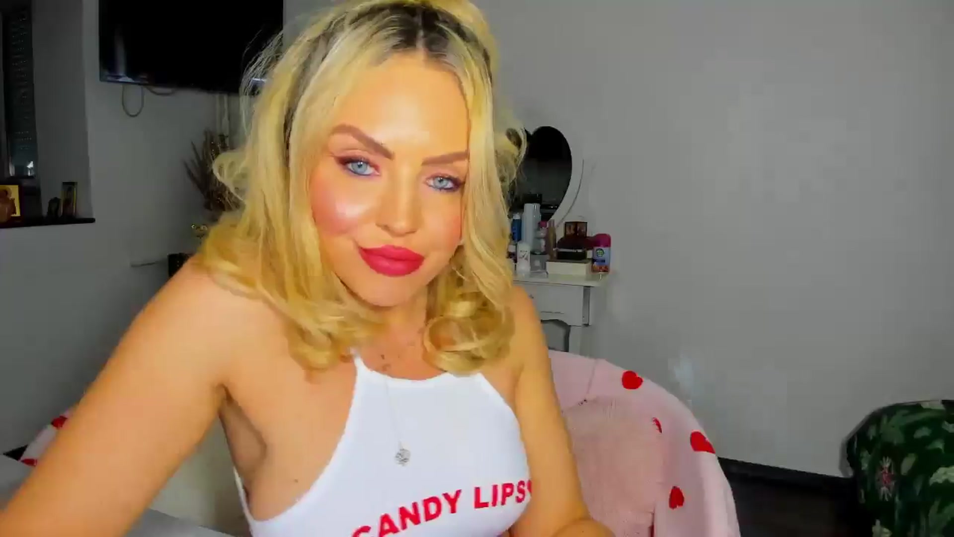 Gallery image thumbnail from MISS_JOY99's myfreecams stream on, 11/27/2025, 12:03 image 17 of 20