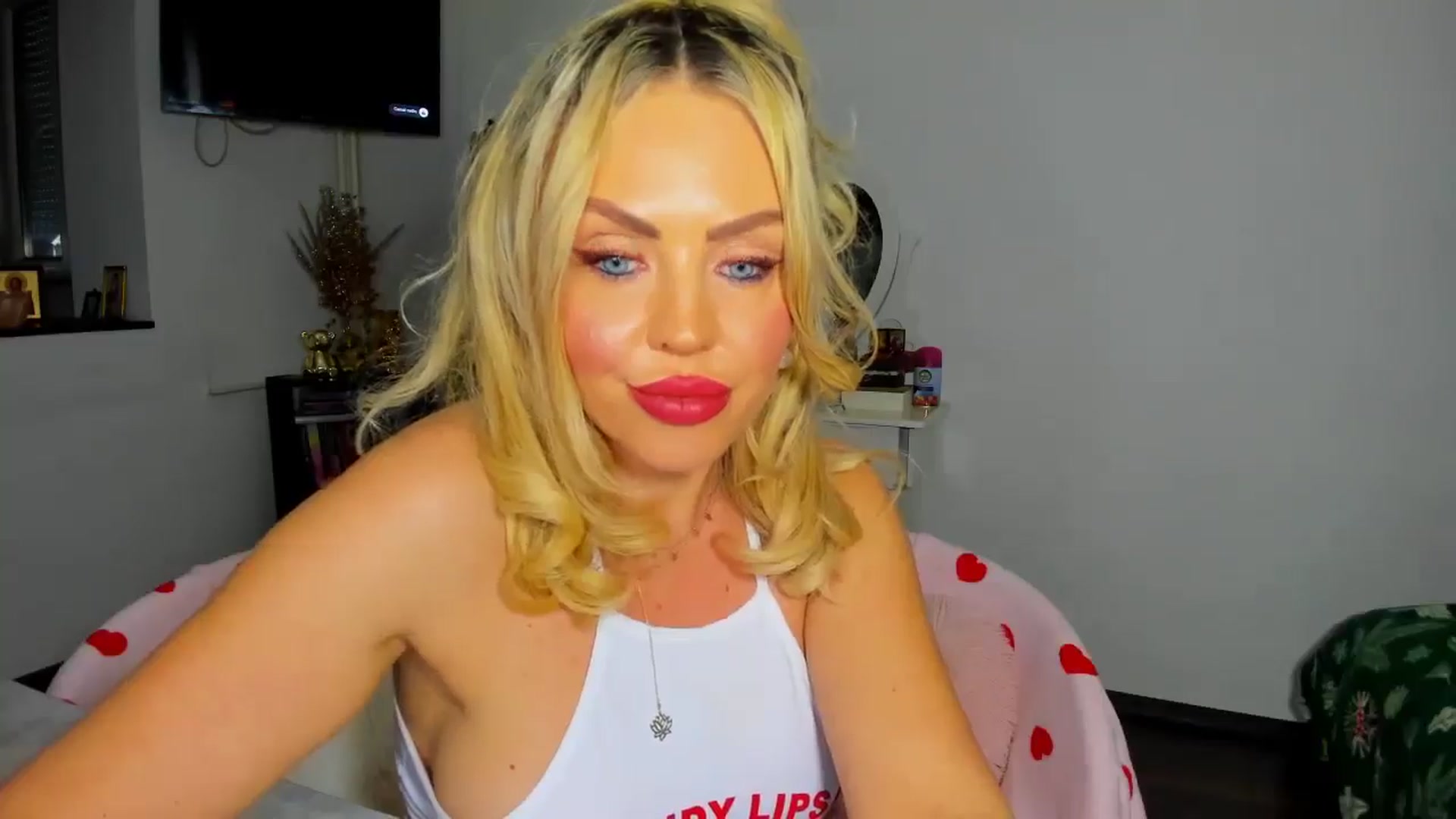 Gallery image thumbnail from MISS_JOY99's myfreecams stream on, 11/27/2025, 12:52 image 9 of 20