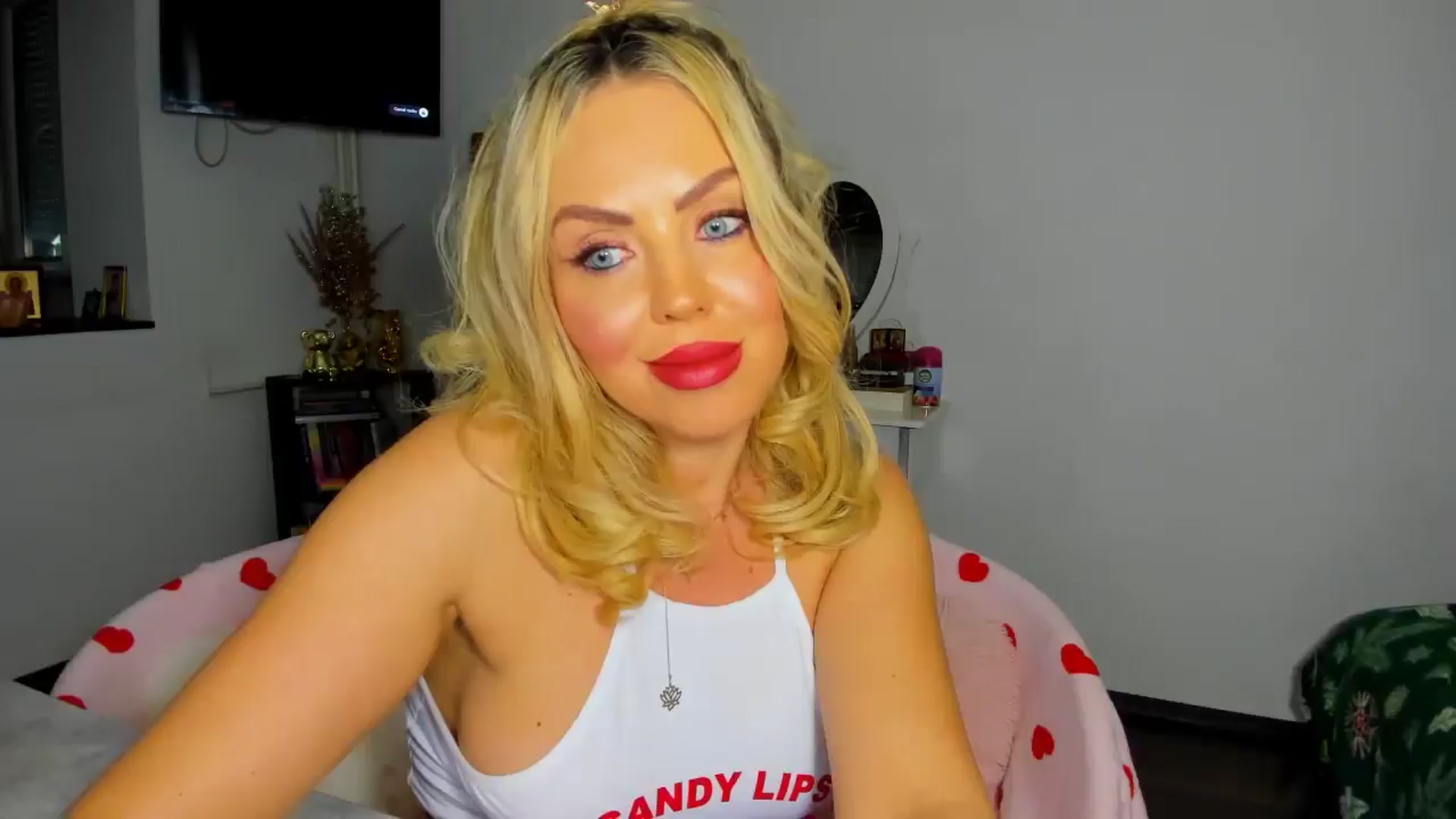 Gallery image thumbnail from MISS_JOY99's myfreecams stream on, 11/27/2025, 12:52 image 1 of 20