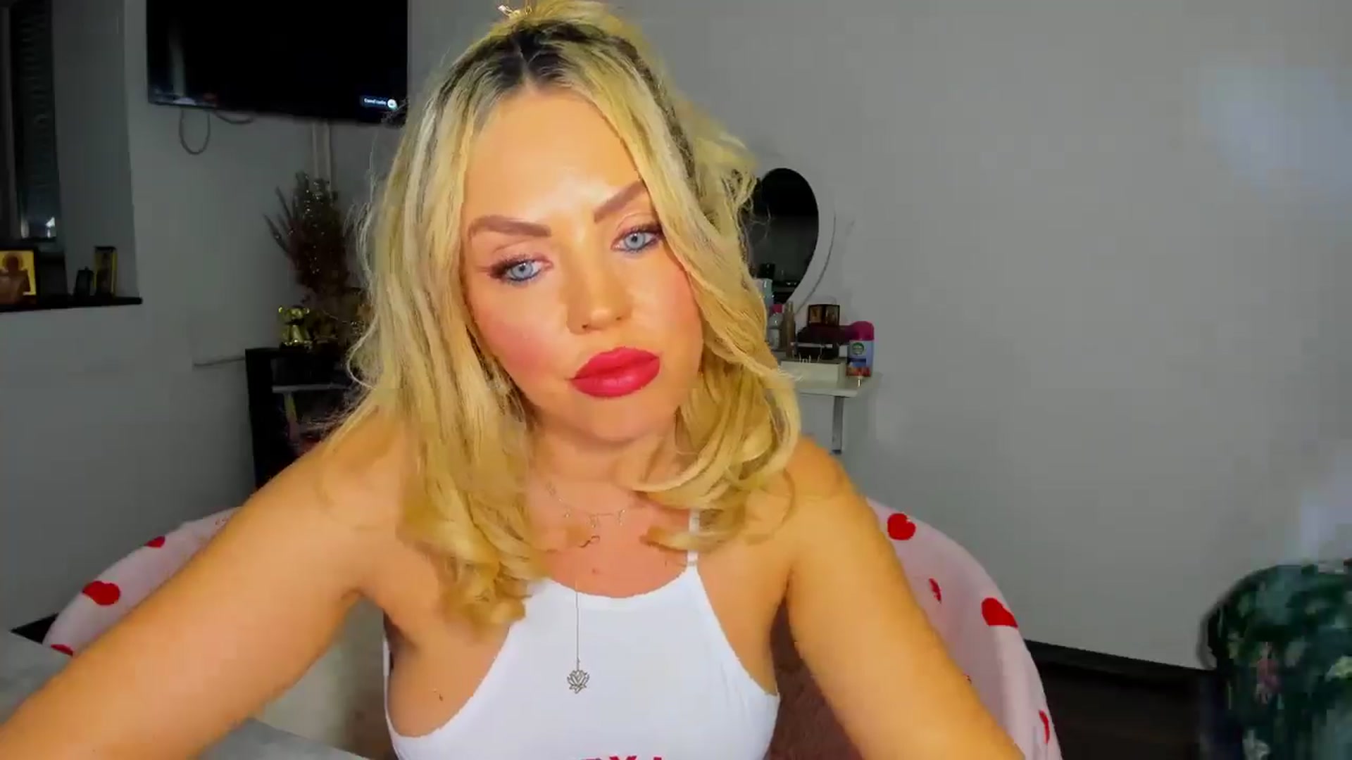 Gallery image thumbnail from MISS_JOY99's myfreecams stream on, 11/27/2025, 12:52 image 5 of 20