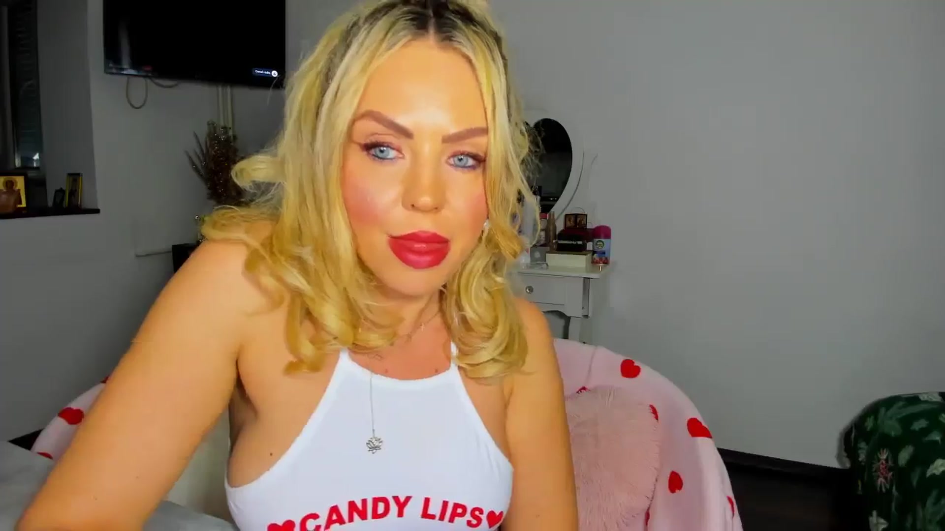 Gallery image thumbnail from MISS_JOY99's myfreecams stream on, 11/27/2025, 12:52 image 14 of 20