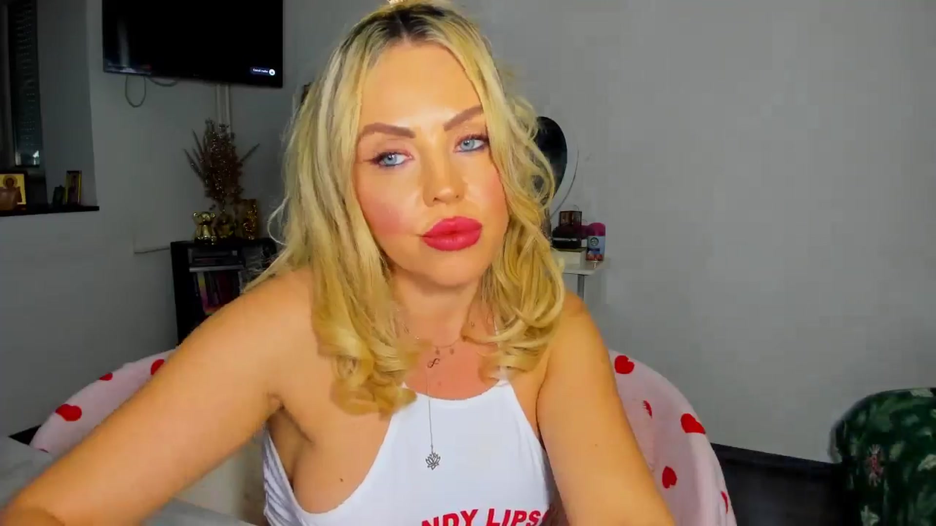 Gallery image thumbnail from MISS_JOY99's myfreecams stream on, 11/27/2025, 12:52 image 7 of 20