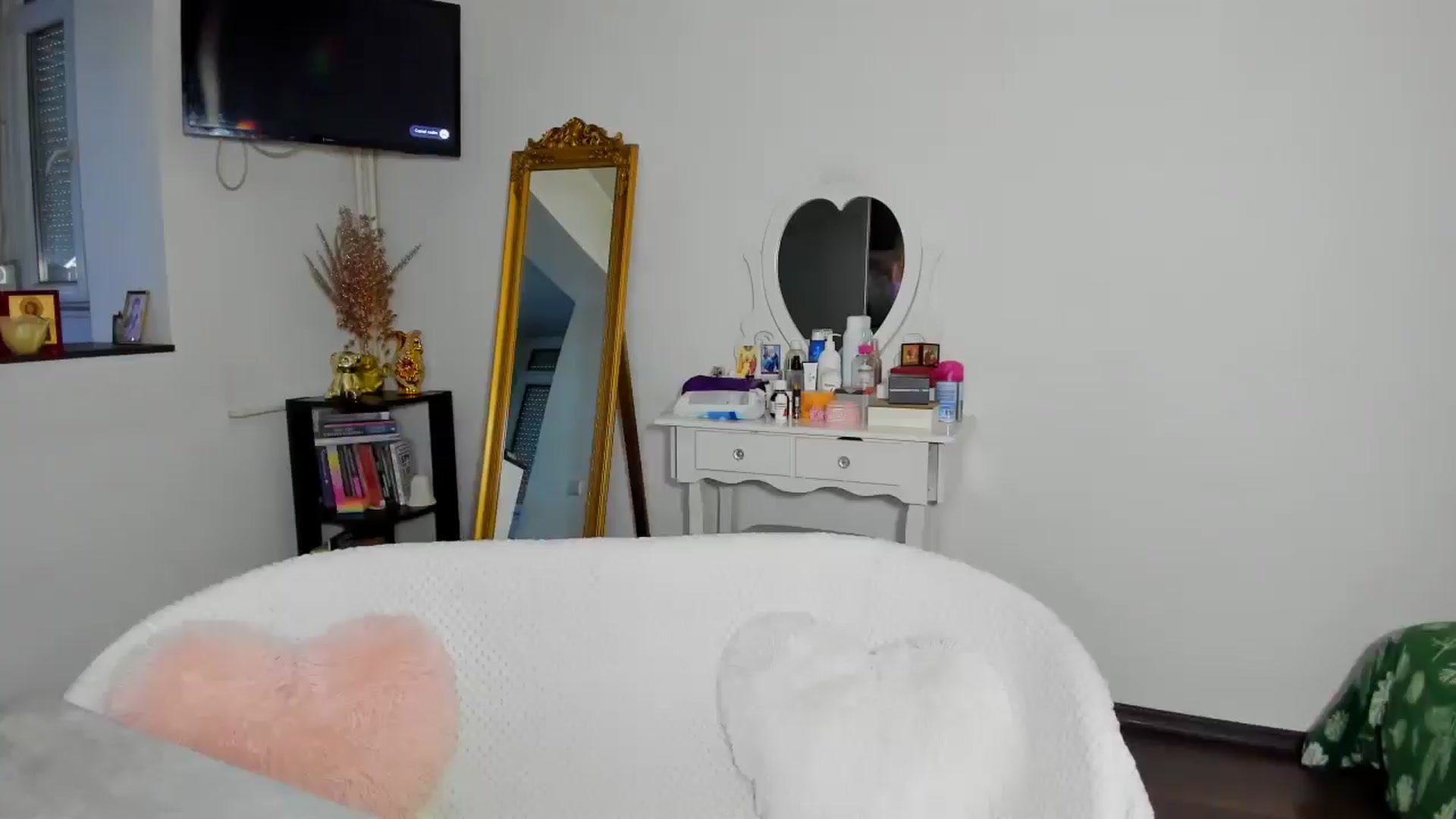 Gallery image thumbnail from MISS_JOY99's myfreecams stream on, 12/05/2025, 12:53 image 14 of 20