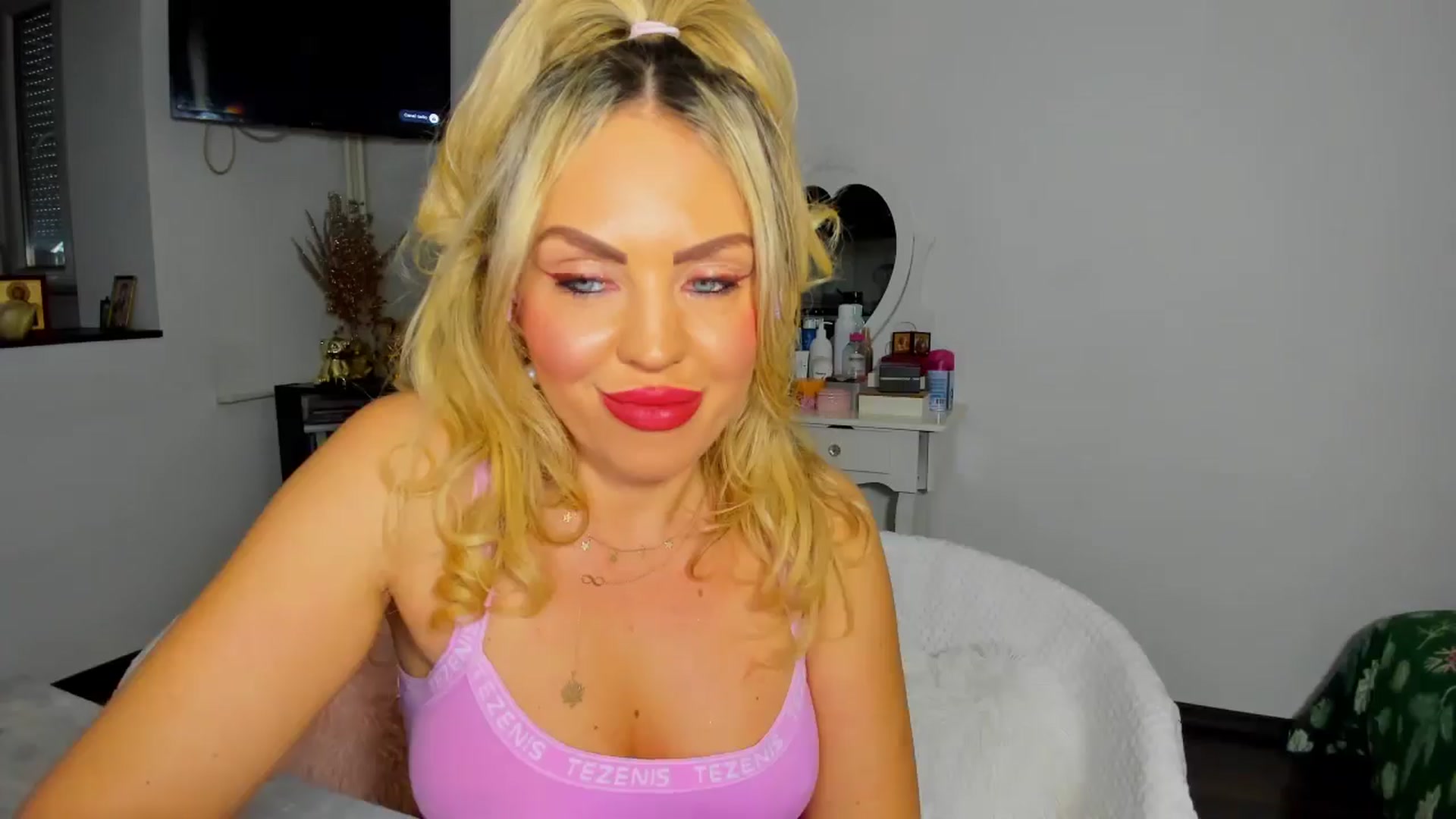 Gallery image thumbnail from MISS_JOY99's myfreecams stream on, 12/05/2025, 12:53 image 3 of 20