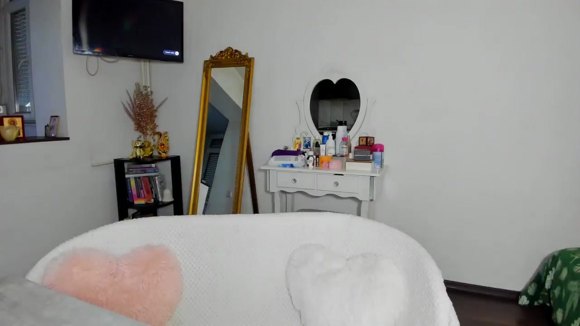 Gallery image thumbnail from MISS_JOY99's myfreecams stream on, 12/05/2025, 12:53 image 13 of 20