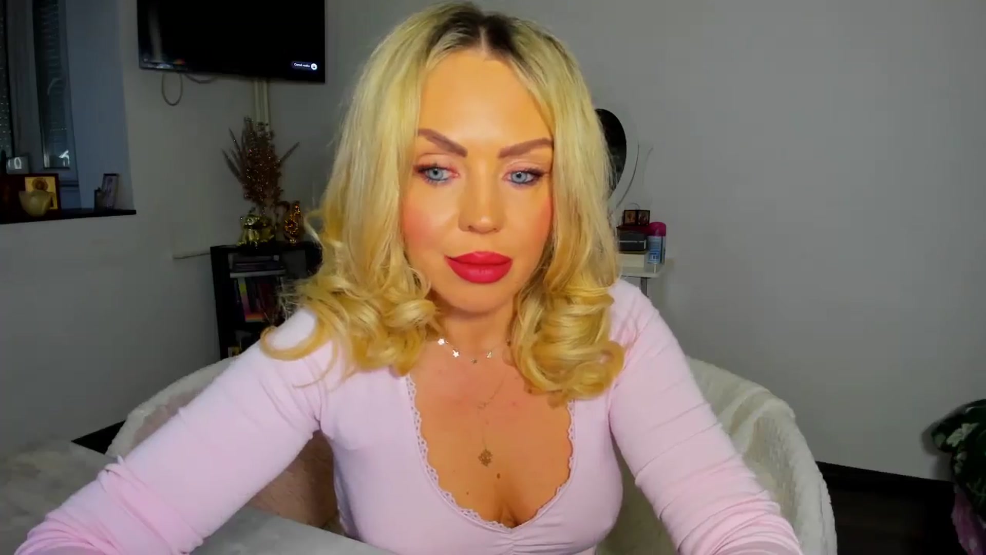Gallery image thumbnail from MISS_JOY99's myfreecams stream on, 12/07/2025, 11:19 image 18 of 20