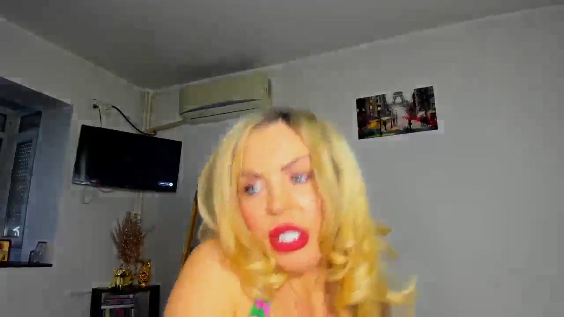 Gallery image thumbnail from MISS_JOY99's myfreecams stream on, 12/08/2025, 11:18 image 14 of 20