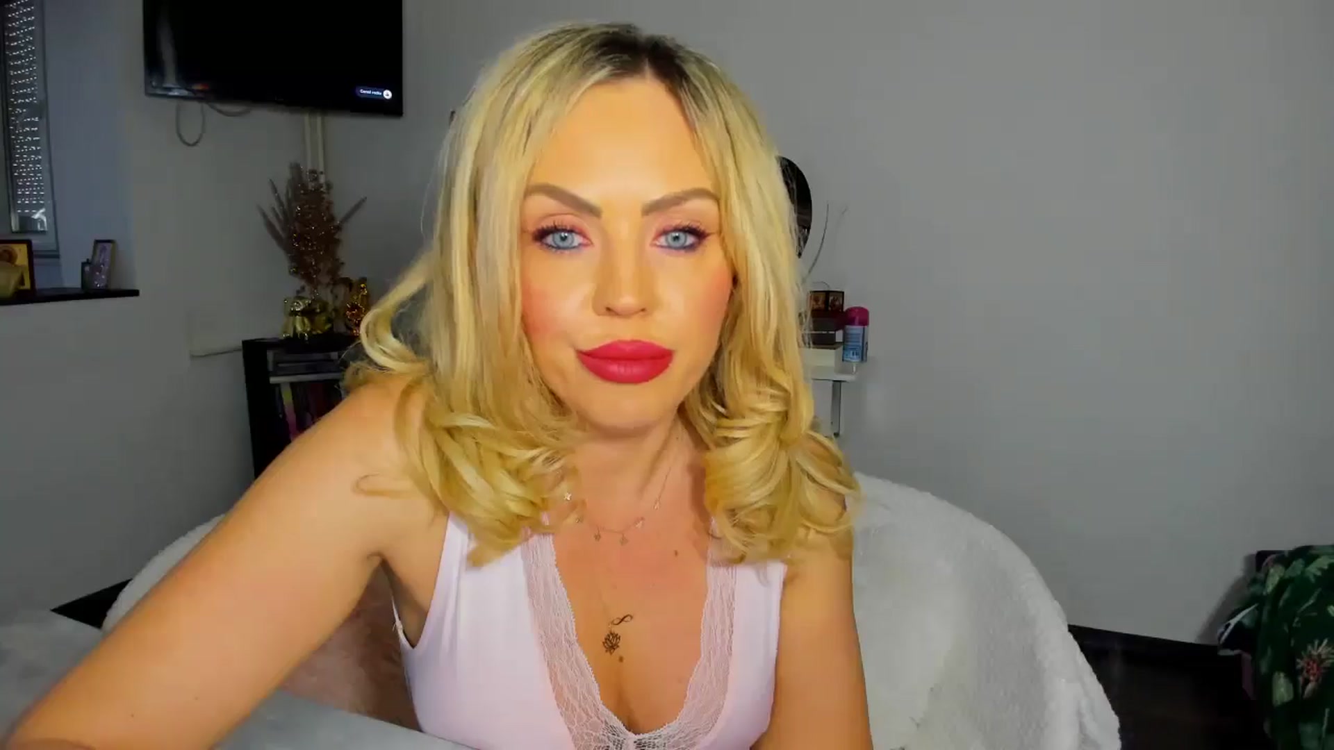 Gallery image thumbnail from MISS_JOY99's myfreecams stream on, 12/10/2025, 11:32 image 8 of 20