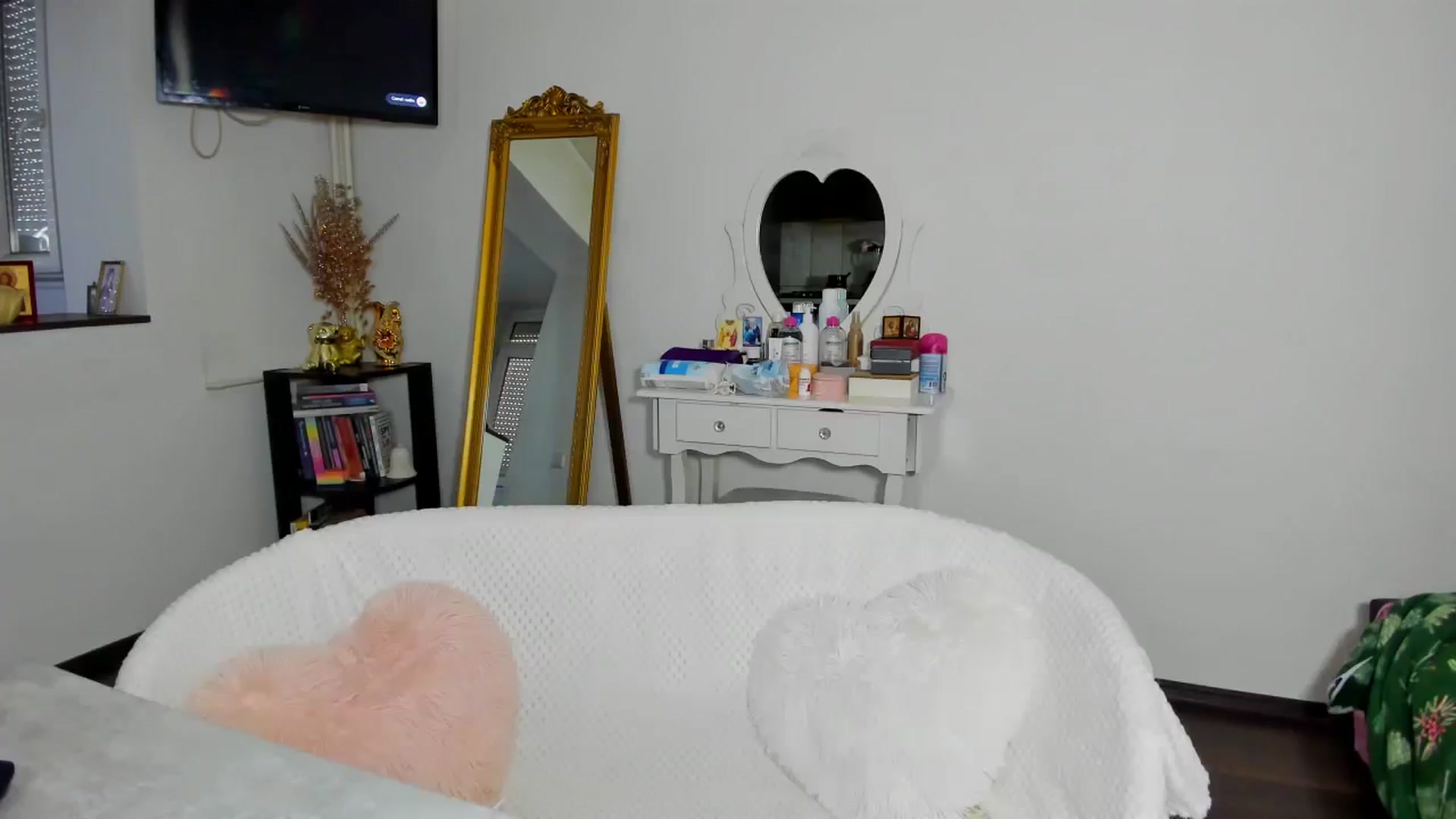 Gallery image thumbnail from MISS_JOY99's myfreecams stream on, 12/10/2025, 12:33 image 4 of 20
