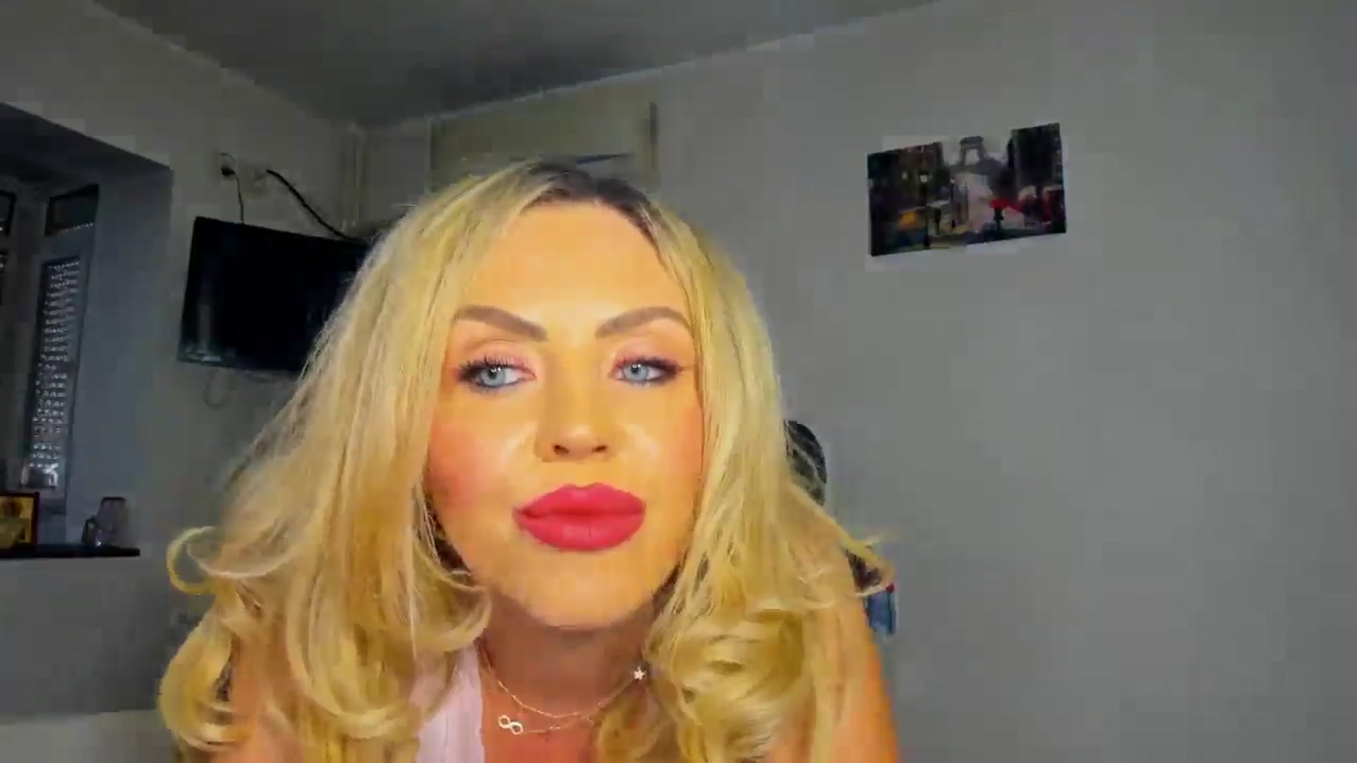 Gallery image thumbnail from MISS_JOY99's myfreecams stream on, 12/10/2025, 12:33 image 10 of 20