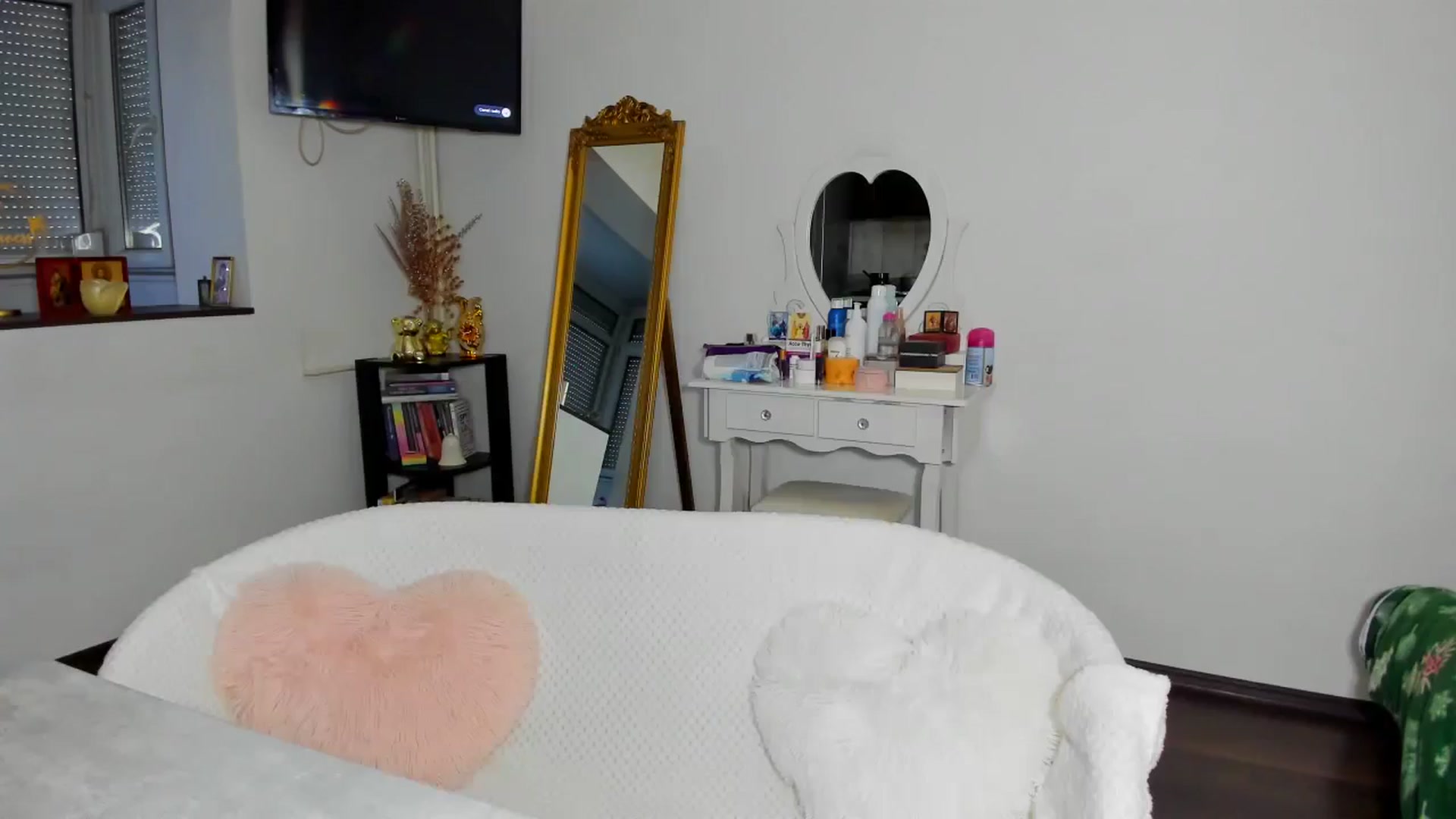 Gallery image thumbnail from MISS_JOY99's myfreecams stream on, 12/15/2025, 11:47 image 16 of 20