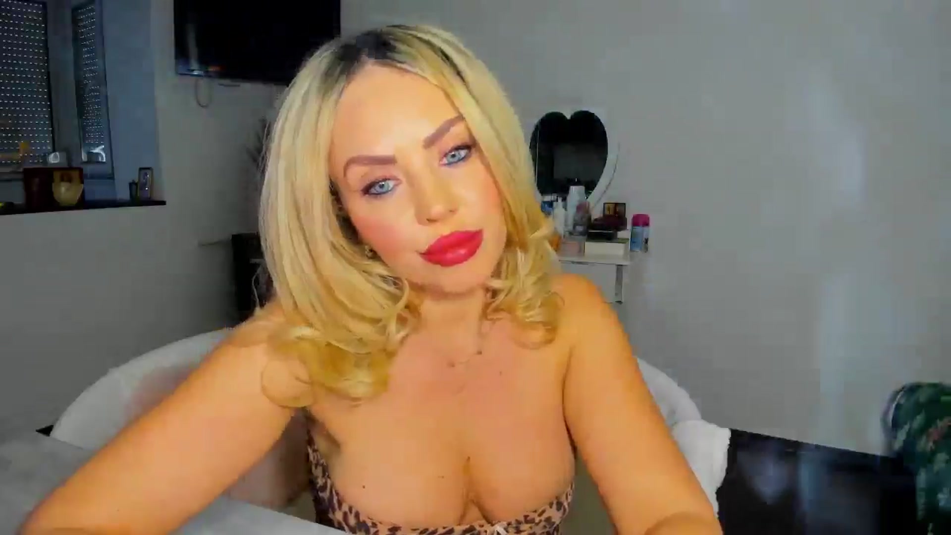 Gallery image thumbnail from MISS_JOY99's myfreecams stream on, 12/15/2025, 11:47 image 8 of 20