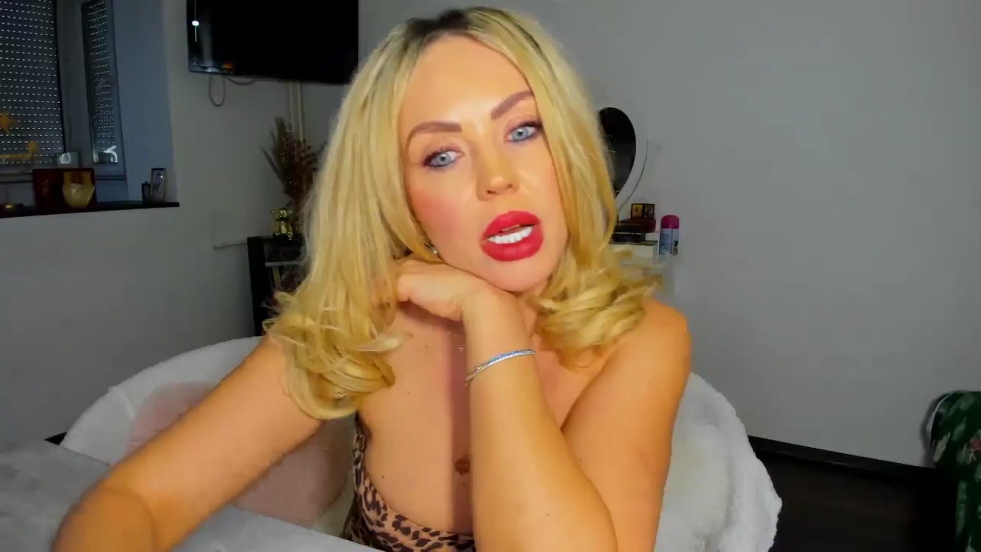 Gallery image thumbnail from MISS_JOY99's myfreecams stream on, 12/15/2025, 12:22 image 10 of 20