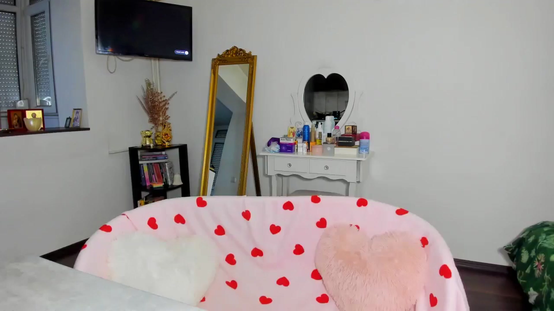 Gallery image thumbnail from MISS_JOY99's myfreecams stream on, 12/17/2025, 11:56 image 1 of 20