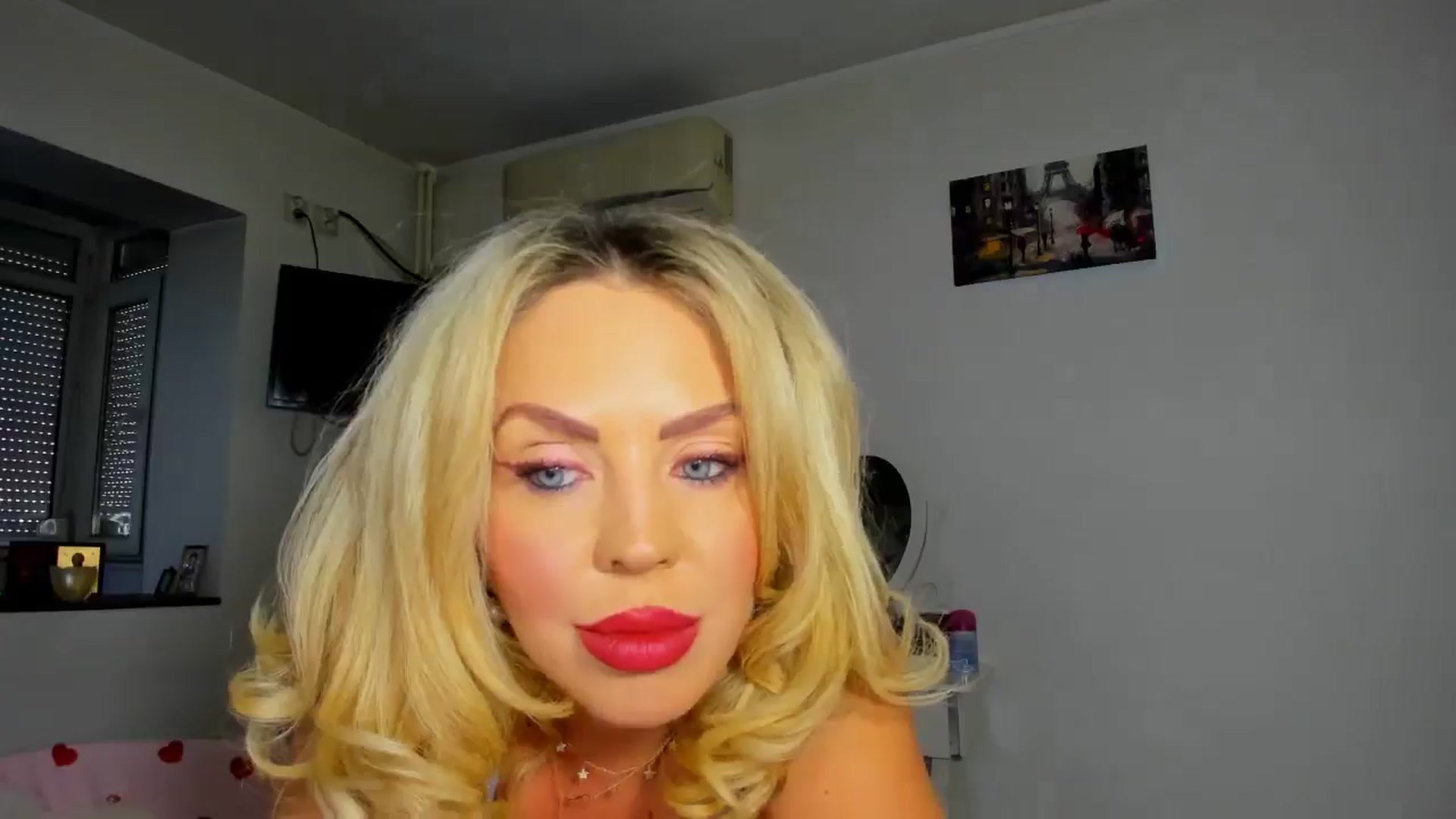 Gallery image thumbnail from MISS_JOY99's myfreecams stream on, 12/18/2025, 10:13 image 6 of 20