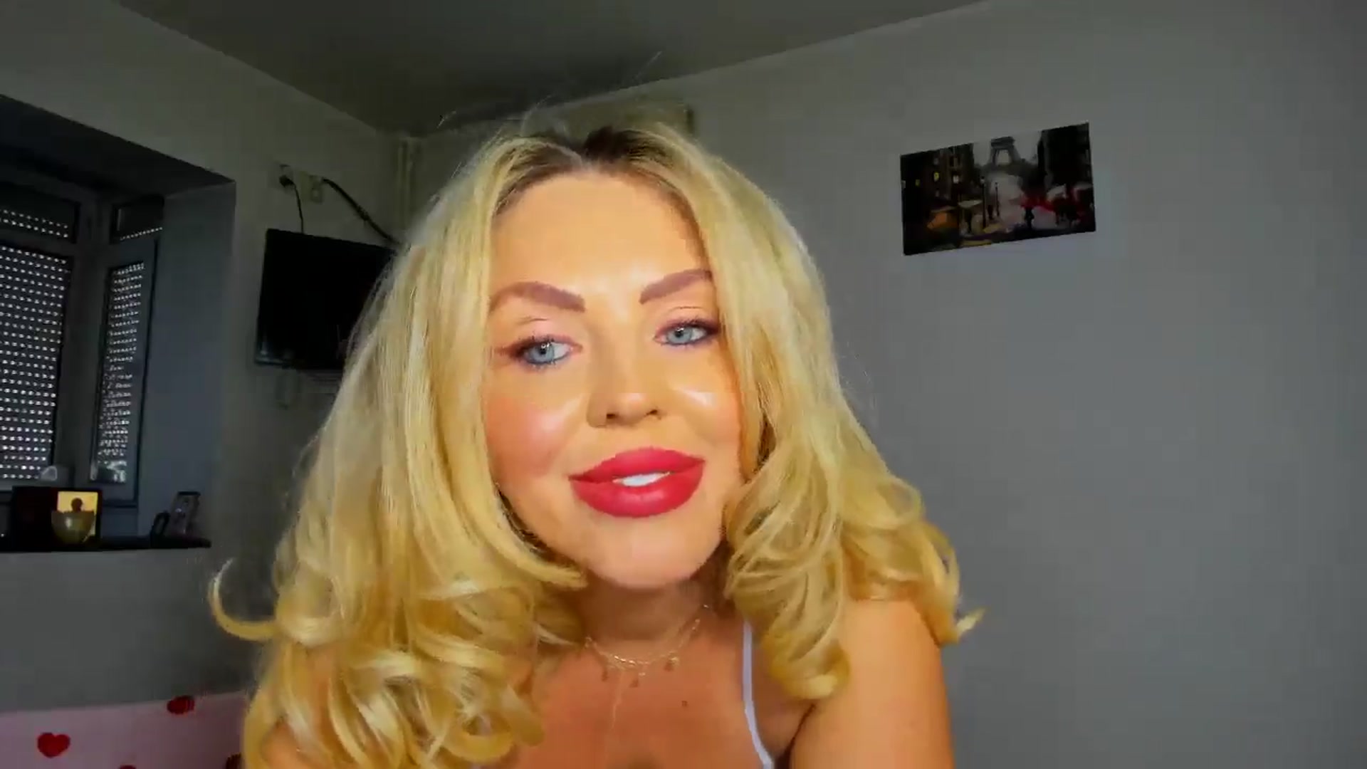 Gallery image thumbnail from MISS_JOY99's myfreecams stream on, 12/18/2025, 10:13 image 13 of 20
