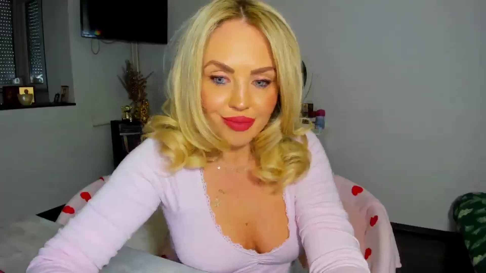 Gallery image thumbnail from MISS_JOY99's myfreecams stream on, 12/26/2025, 12:52 image 12 of 20