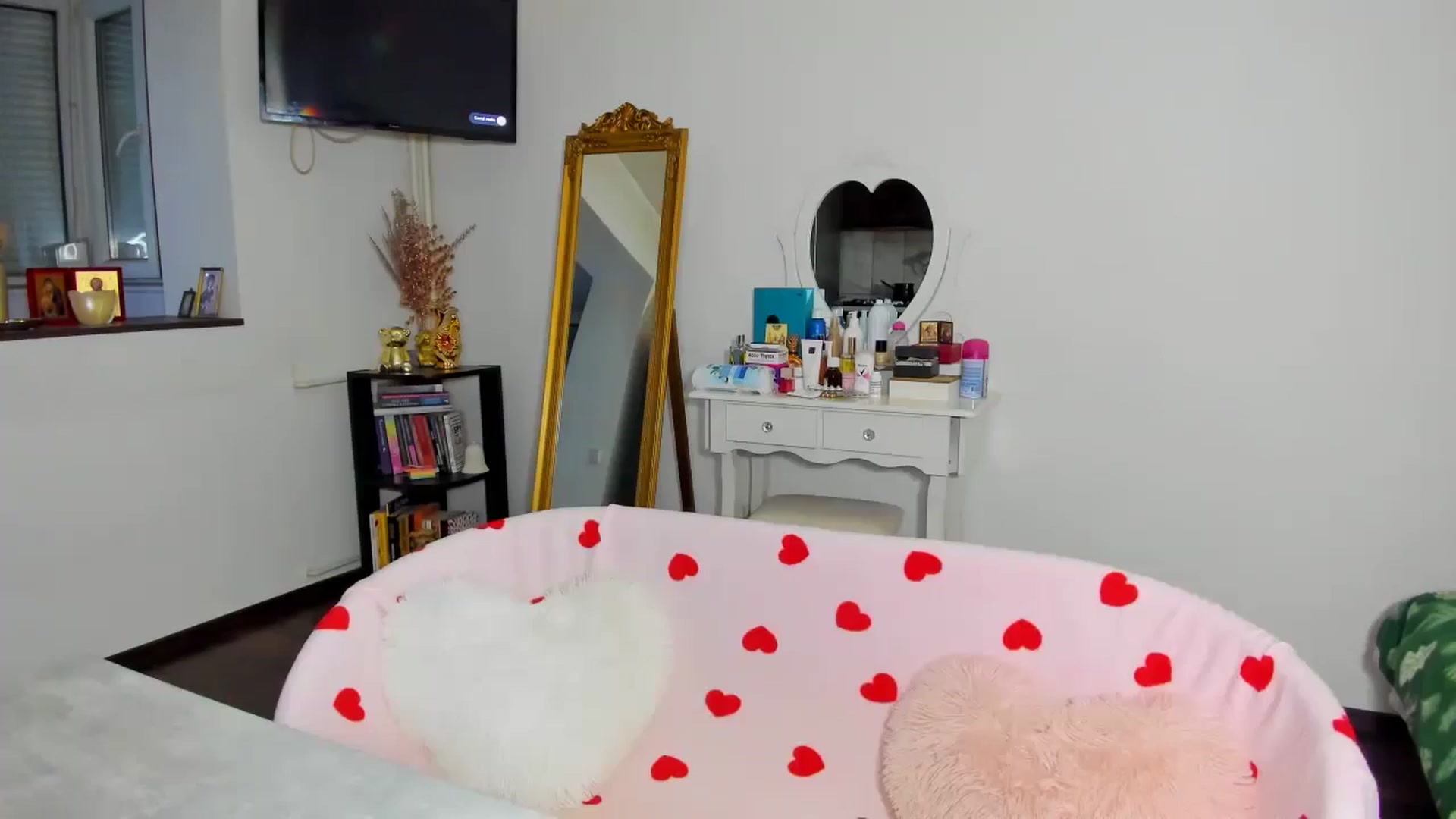 Gallery image thumbnail from MISS_JOY99's myfreecams stream on, 12/26/2025, 14:30 image 18 of 20