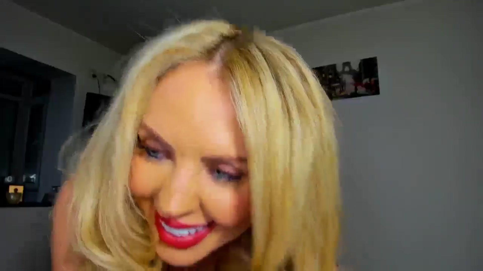 Gallery image thumbnail from MISS_JOY99's myfreecams stream on, 12/26/2025, 16:25 image 17 of 20