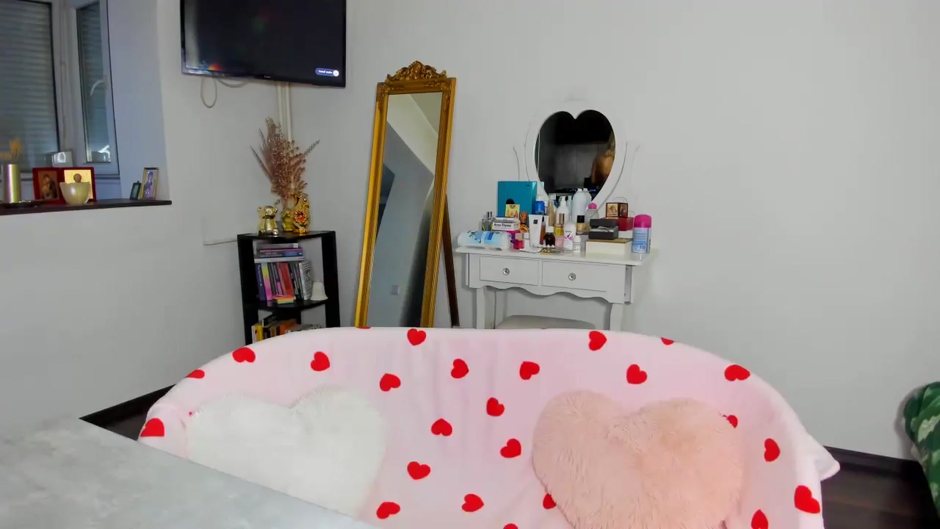 Gallery image thumbnail from MISS_JOY99's myfreecams stream on, 12/26/2025, 16:25 image 9 of 20