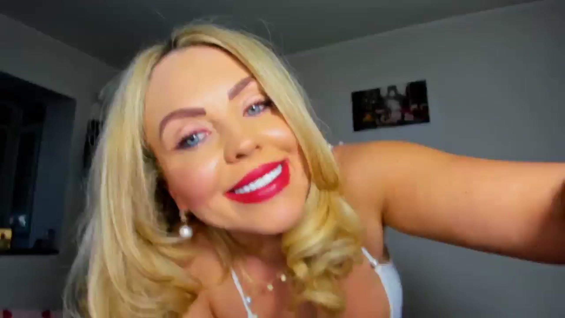 Gallery image thumbnail from MISS_JOY99's myfreecams stream on, 12/27/2025, 16:59 image 1 of 20
