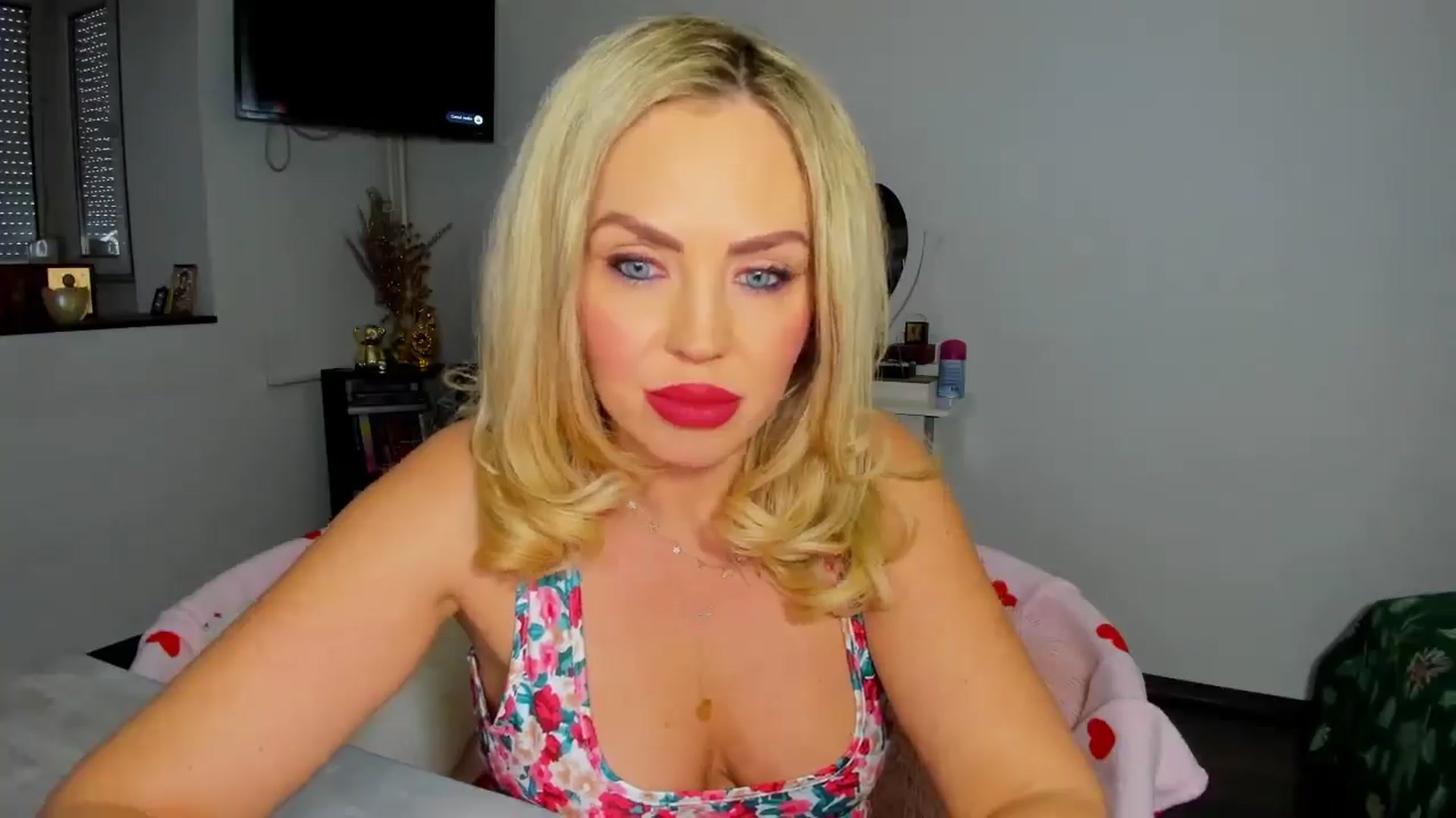 Gallery image thumbnail from MISS_JOY99's myfreecams stream on, 12/30/2025, 11:11 image 13 of 20