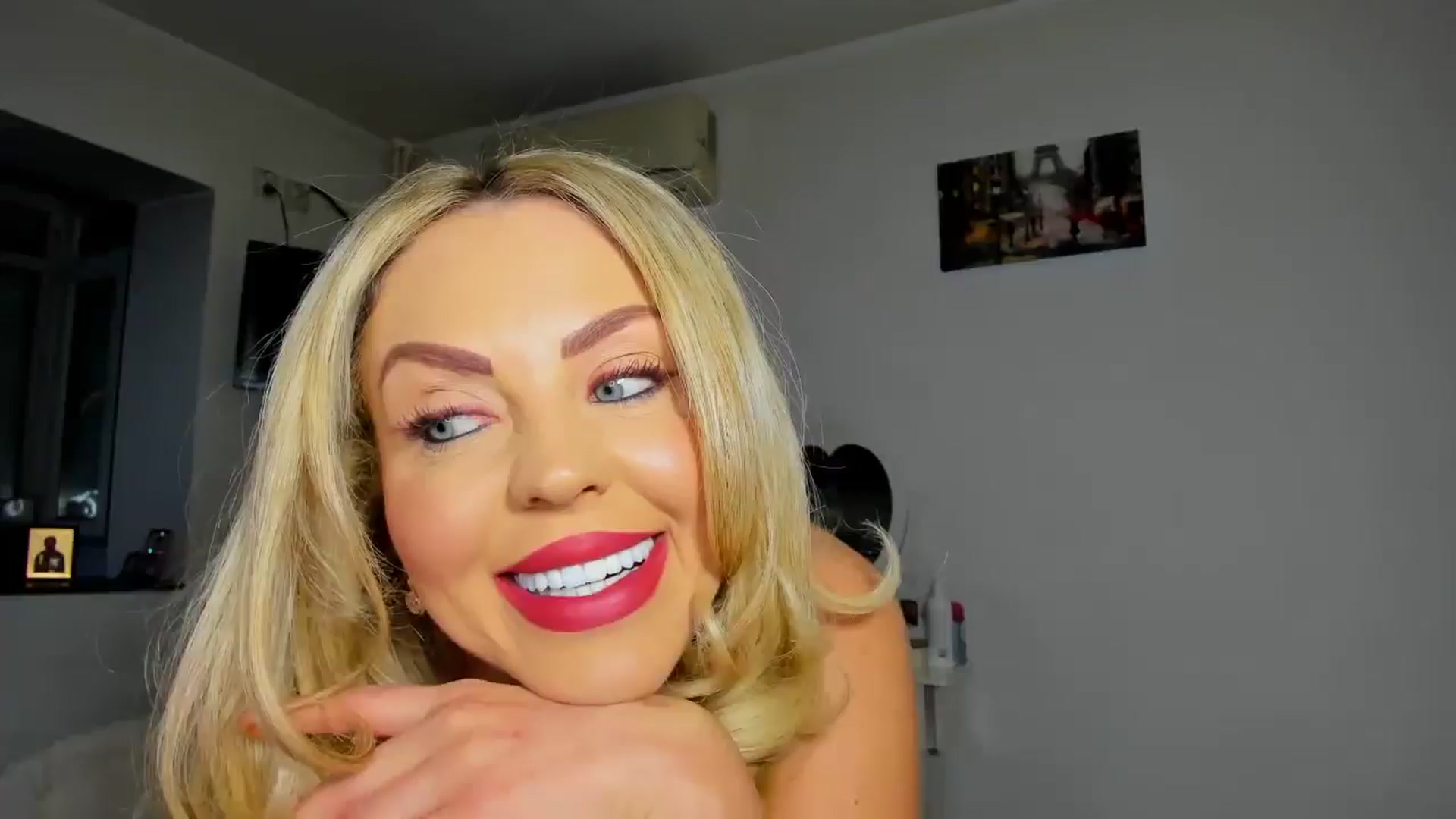 Gallery image thumbnail from MISS_JOY99's myfreecams stream on, 12/31/2025, 19:19 image 3 of 20