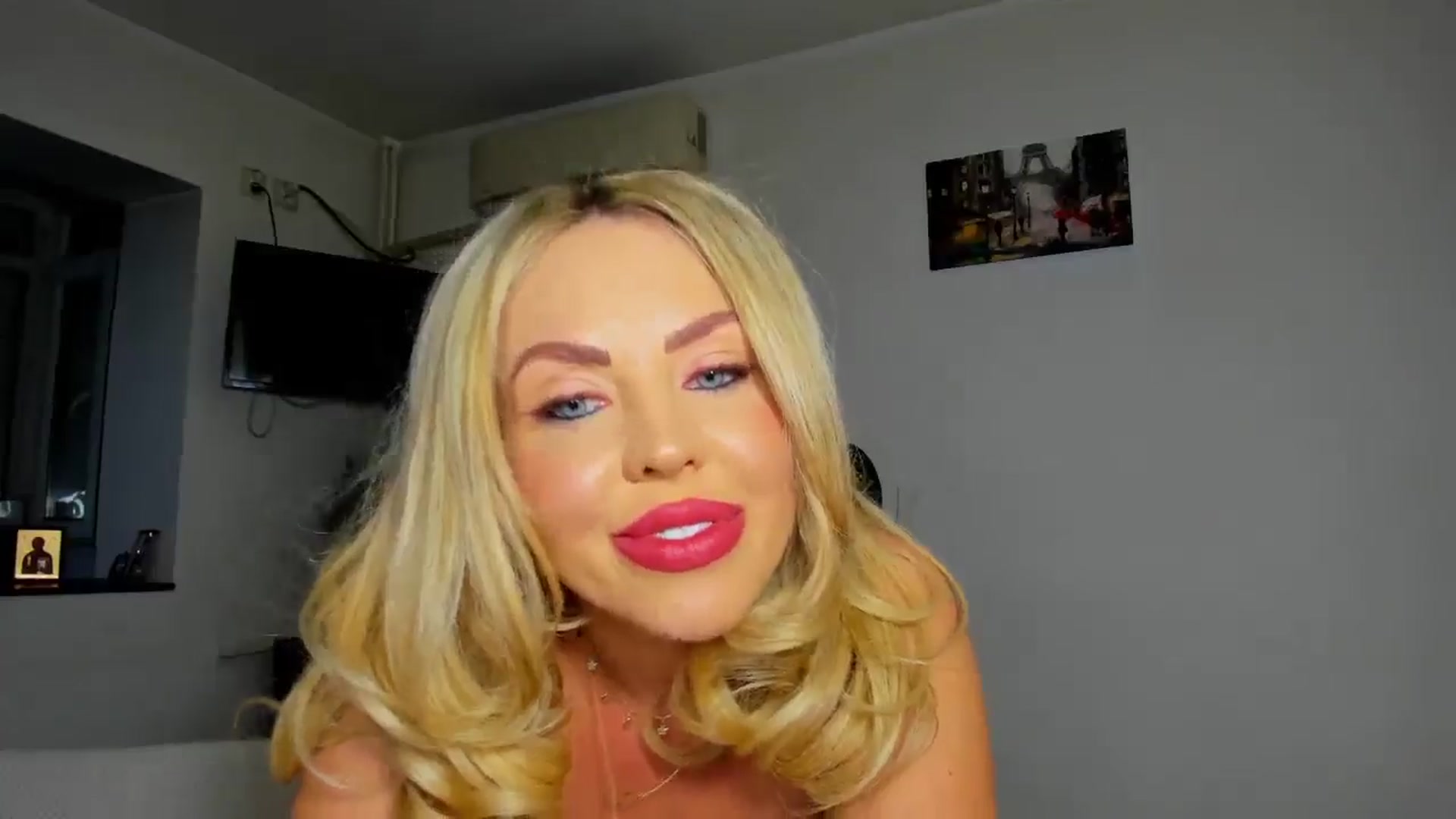 Gallery image thumbnail from MISS_JOY99's myfreecams stream on, 12/31/2025, 19:19 image 5 of 20