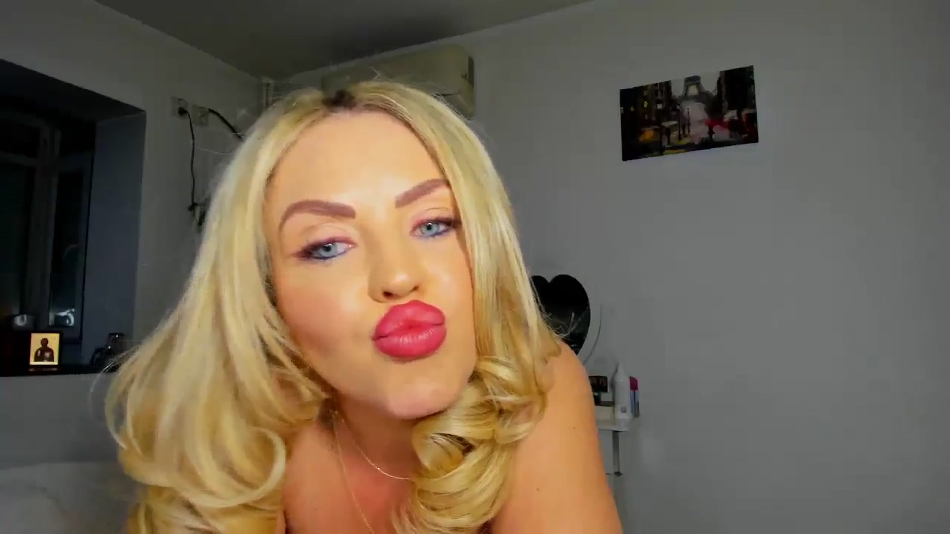 Gallery image thumbnail from MISS_JOY99's myfreecams stream on, 12/31/2025, 20:53 image 11 of 20