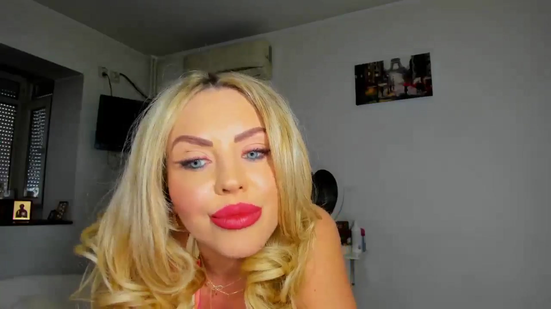 Gallery image thumbnail from MISS_JOY99's myfreecams stream on, 01/01/2026, 13:05 image 10 of 20