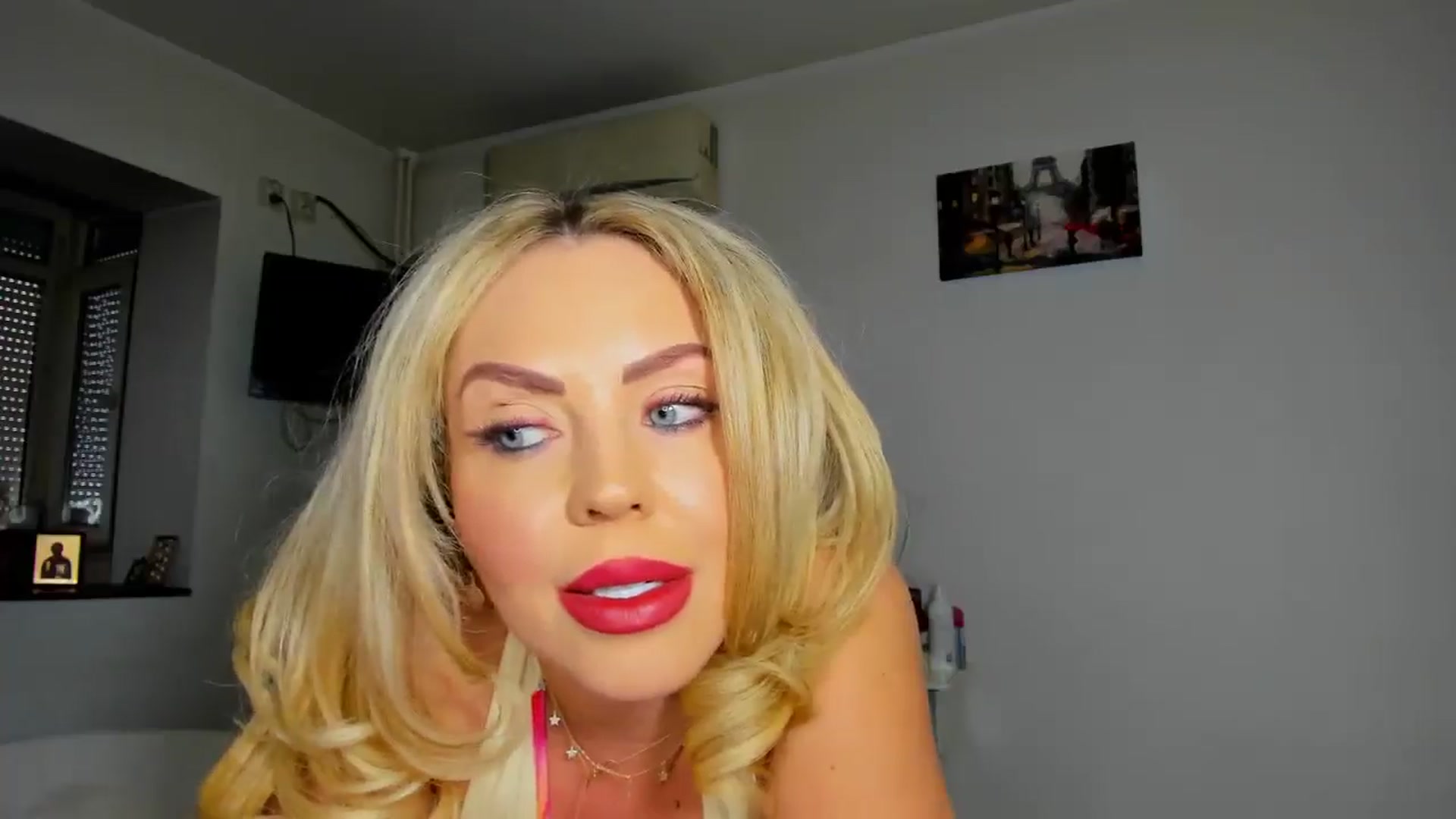 Gallery image thumbnail from MISS_JOY99's myfreecams stream on, 01/01/2026, 13:05 image 11 of 20
