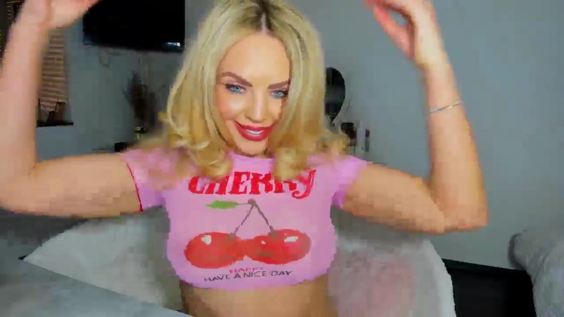 Gallery image thumbnail from MISS_JOY99's myfreecams stream on, 01/01/2026, 14:31 image 18 of 20
