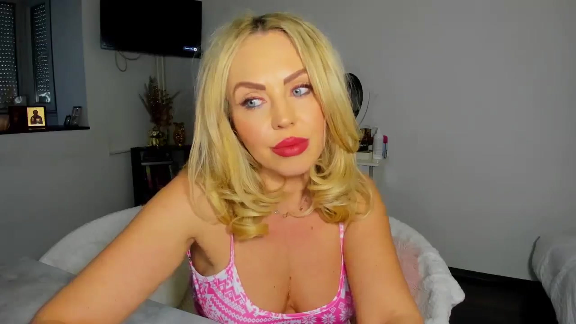 Gallery image thumbnail from MISS_JOY99's myfreecams stream on, 01/02/2026, 07:14 image 11 of 20