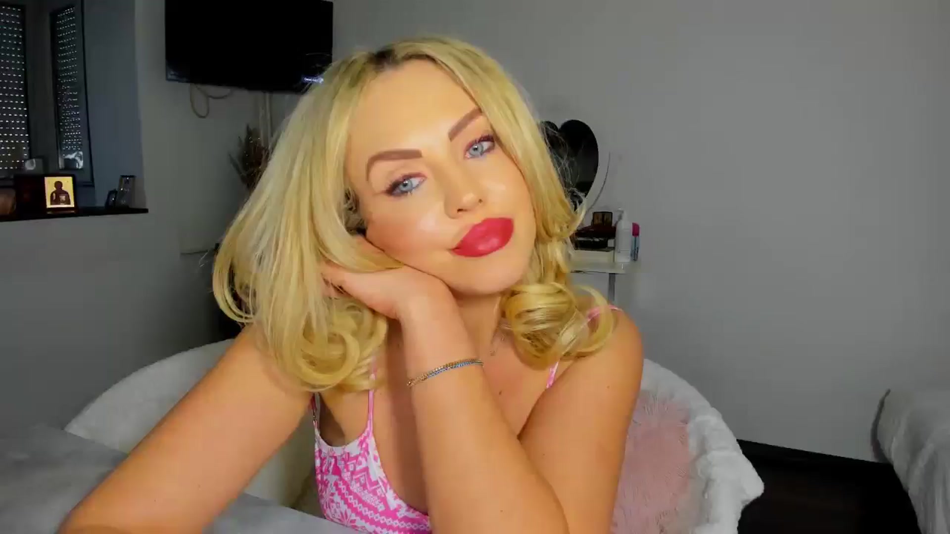 Gallery image thumbnail from MISS_JOY99's myfreecams stream on, 01/02/2026, 07:14 image 20 of 20