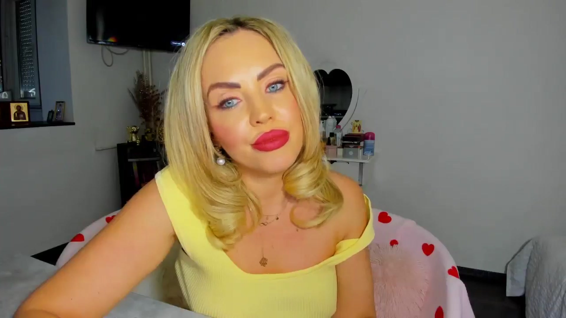 Gallery image thumbnail from MISS_JOY99's myfreecams stream on, 01/07/2026, 12:53 image 9 of 20