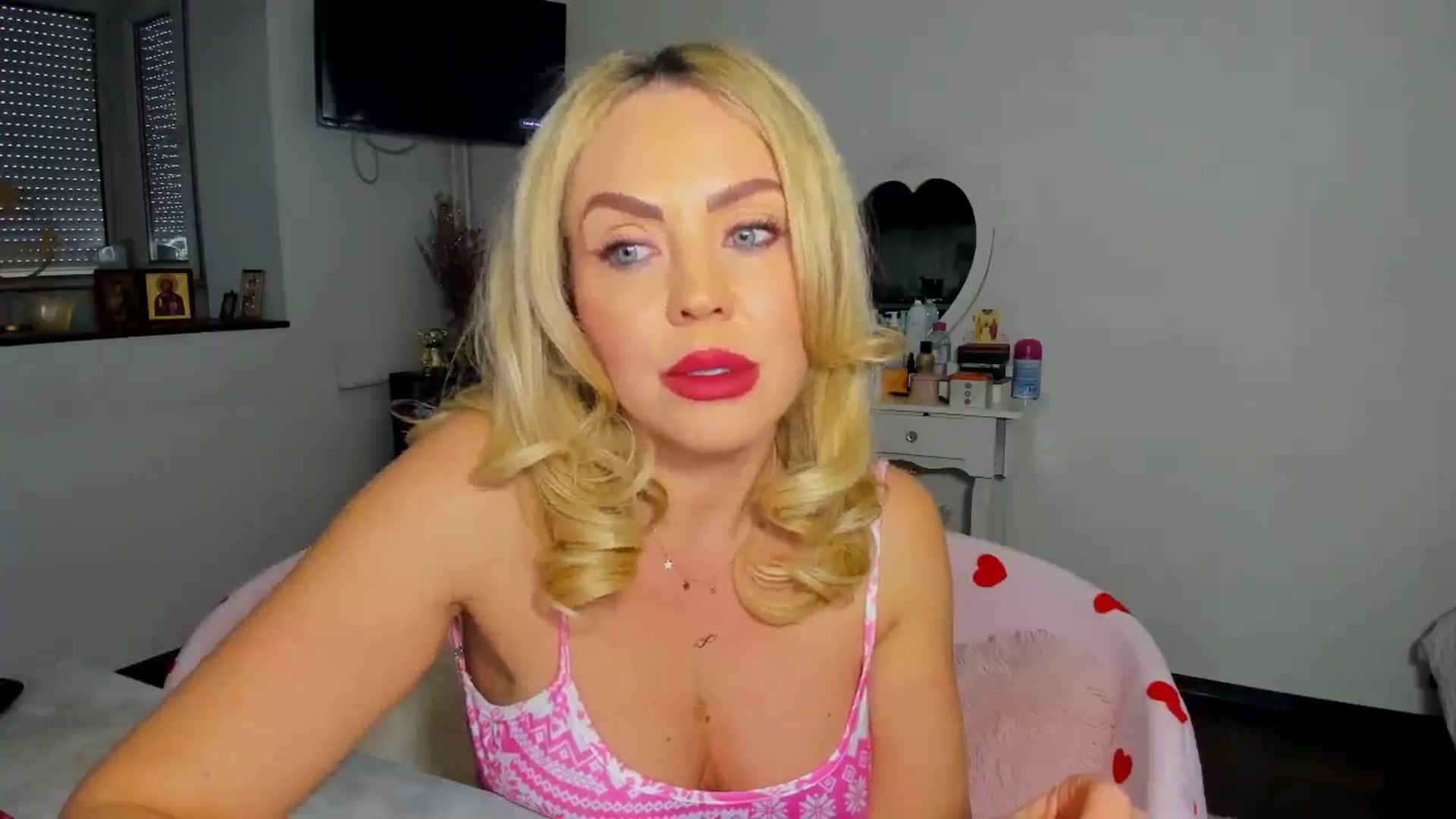 Gallery image thumbnail from MISS_JOY99's myfreecams stream on, 01/18/2026, 12:28 image 4 of 20