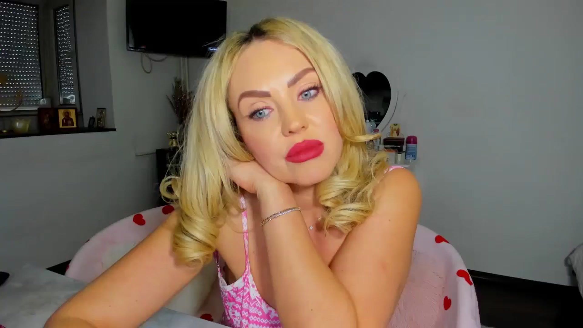 Gallery image thumbnail from MISS_JOY99's myfreecams stream on, 01/18/2026, 12:28 image 19 of 20