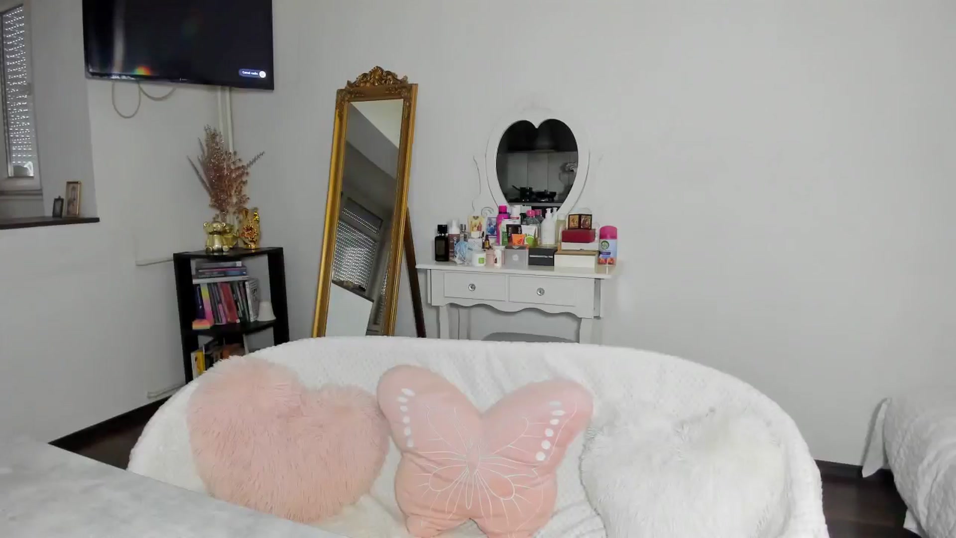 Gallery image thumbnail from MISS_JOY99's myfreecams stream on, 04/16/2026, 13:11 image 11 of 20