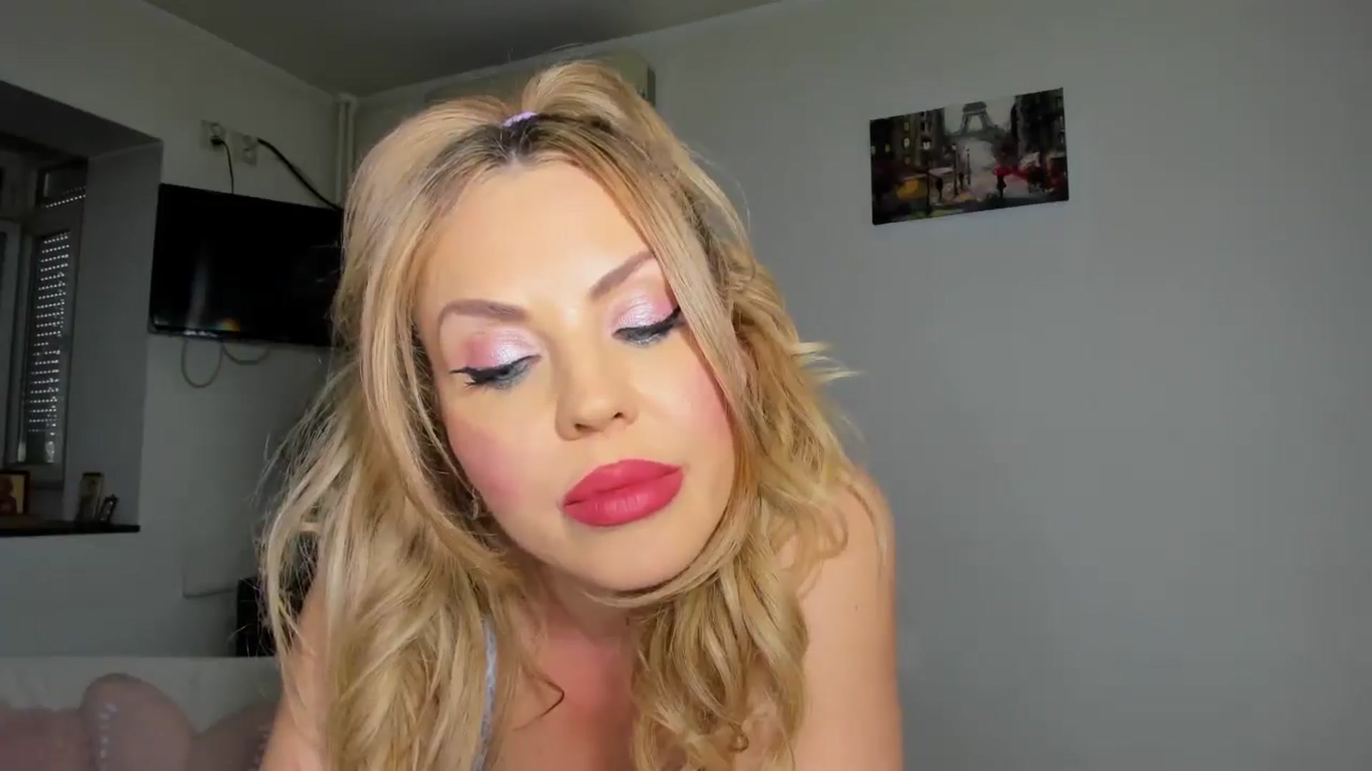 Gallery image thumbnail from MISS_JOY99's myfreecams stream on, 04/17/2026, 12:36 image 14 of 20