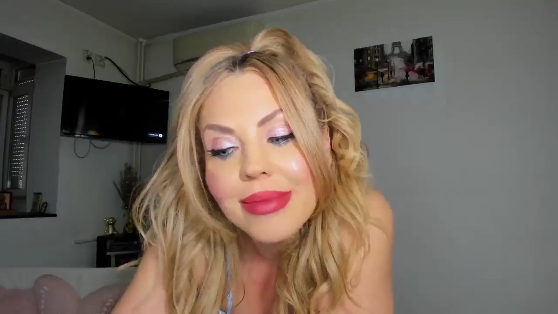 Gallery image thumbnail from MISS_JOY99's myfreecams stream on, 04/17/2026, 12:36 image 15 of 20